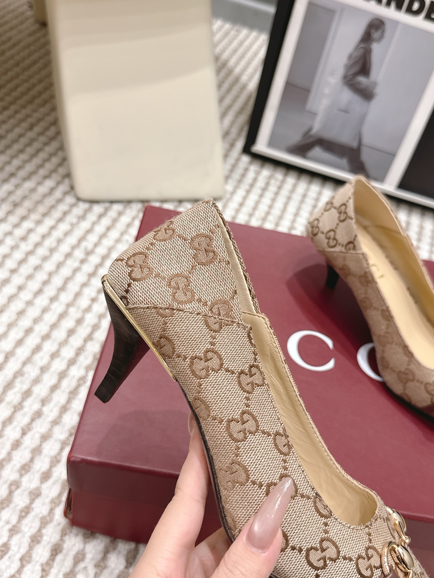 Gucci Style Leather Women's Shoes style reference detail image 7 from source 784643