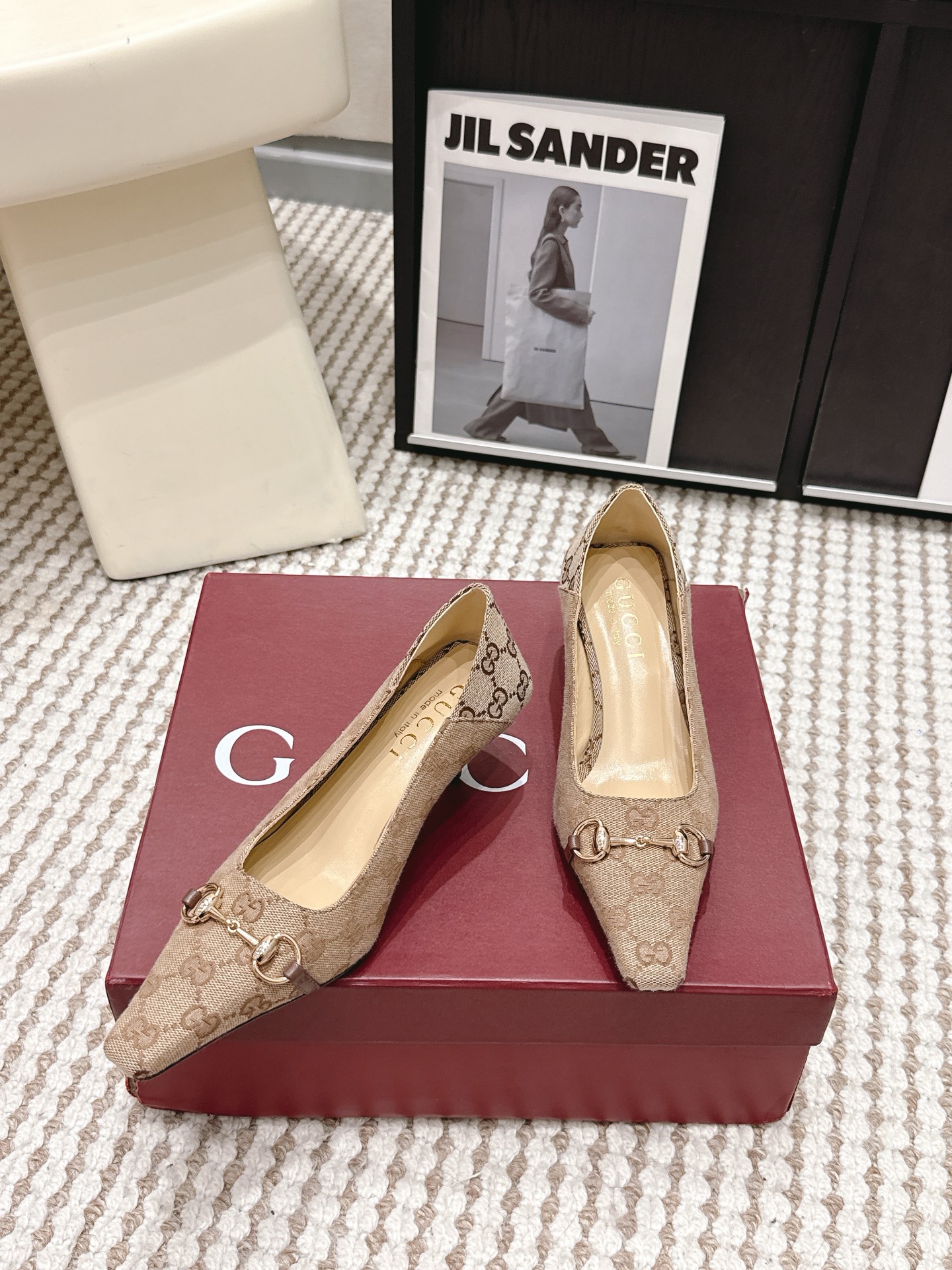 Gucci Style Leather Women's Shoes style reference detail image 4 from source 784643