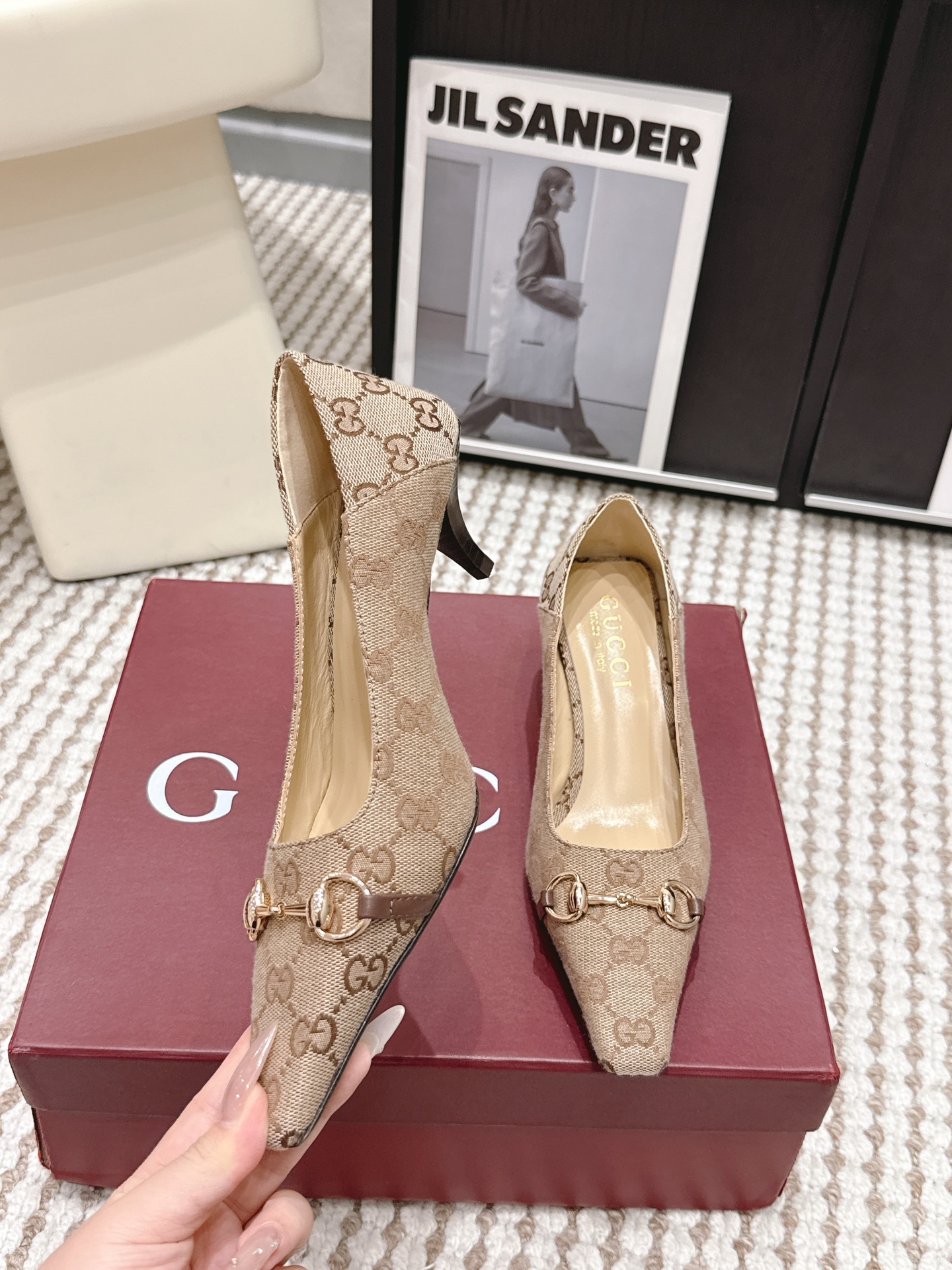 Gucci Style Leather Women's Shoes style reference detail image 5 from source 784643