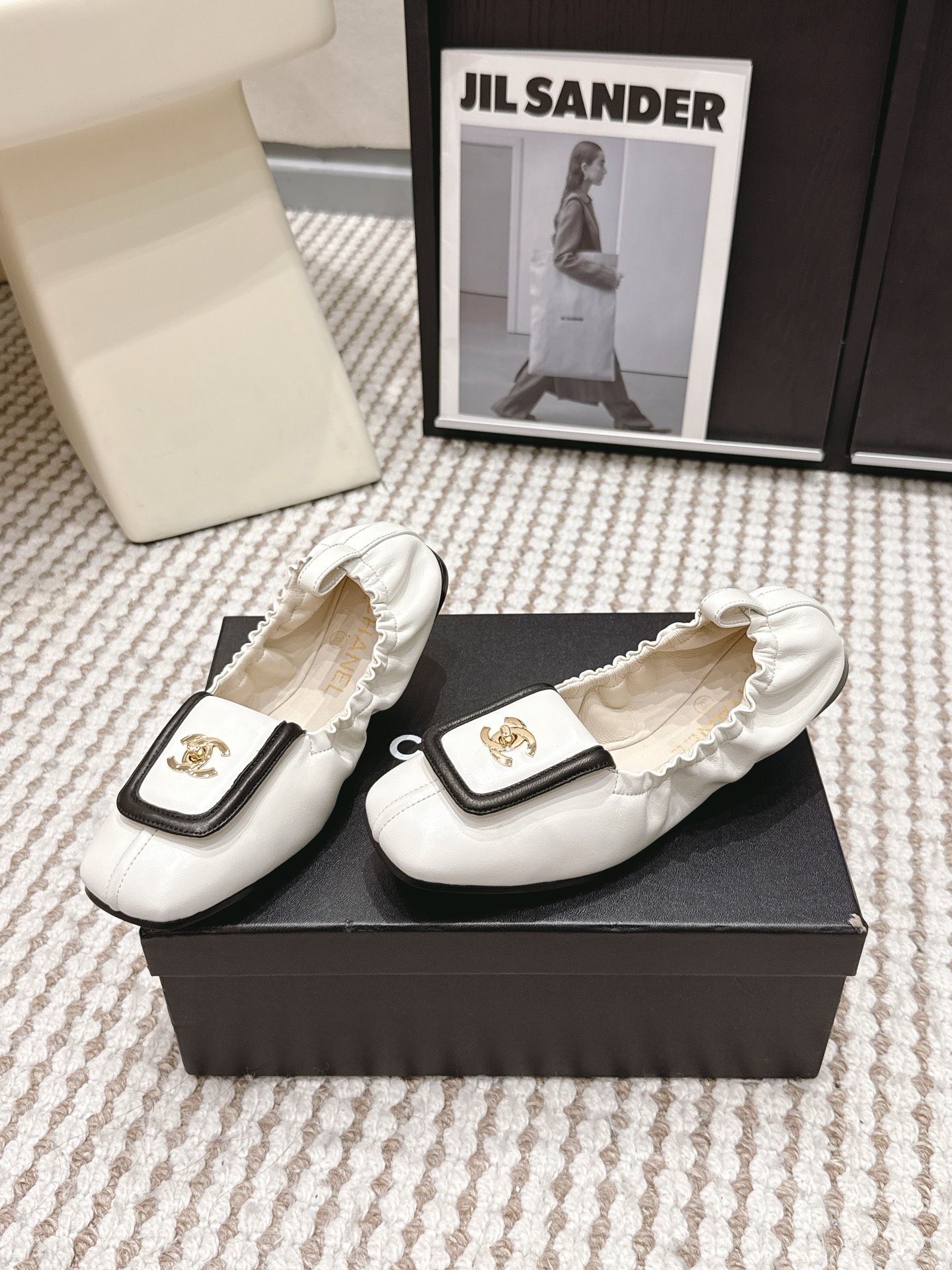 Белые женские мокасины Chanel
