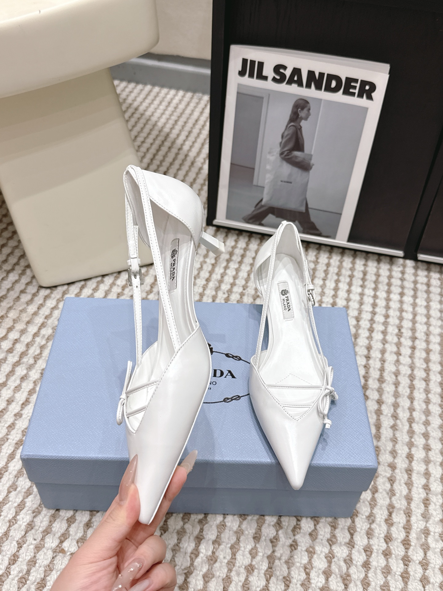 Prada Style Leather Women's Shoes style reference detail image 5 from source 784894