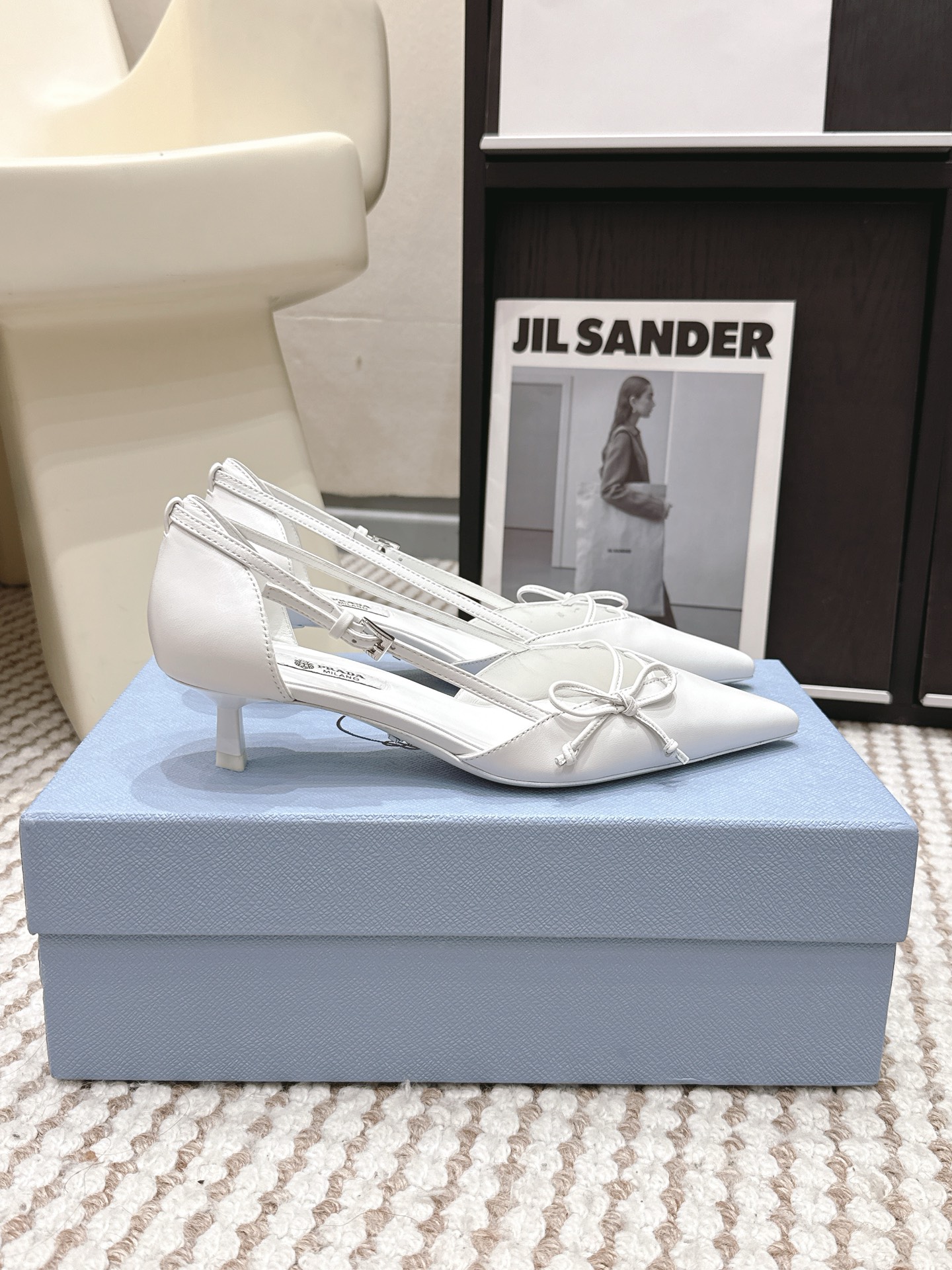 Prada Style Leather Women's Shoes style reference detail image 2 from source 784894