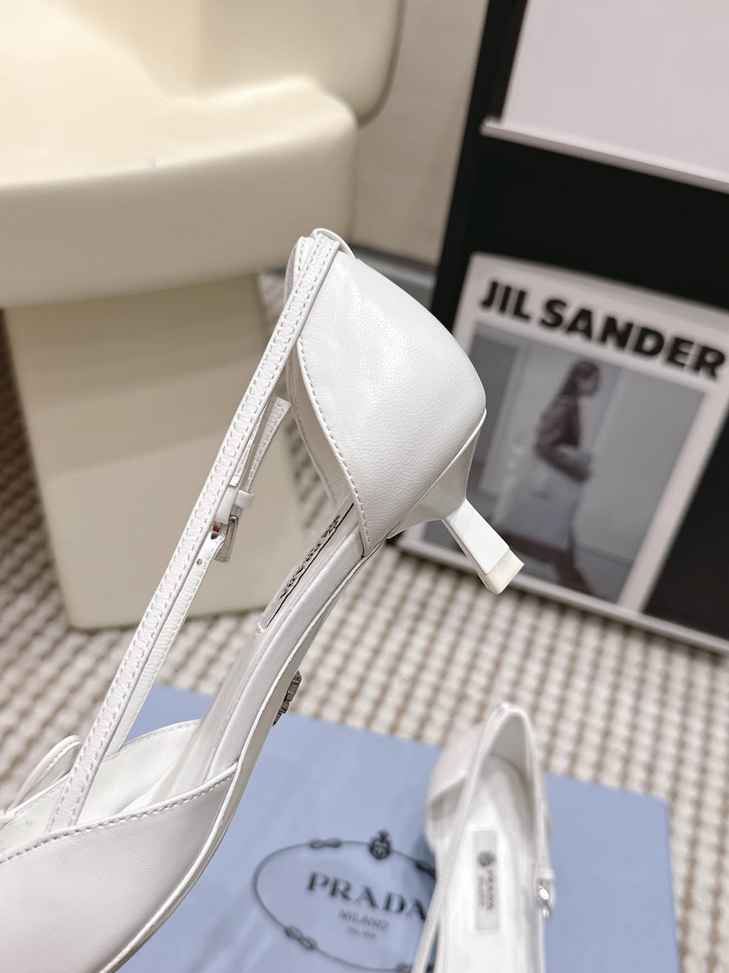 Prada Style Leather Women's Shoes style reference detail image 7 from source 784894