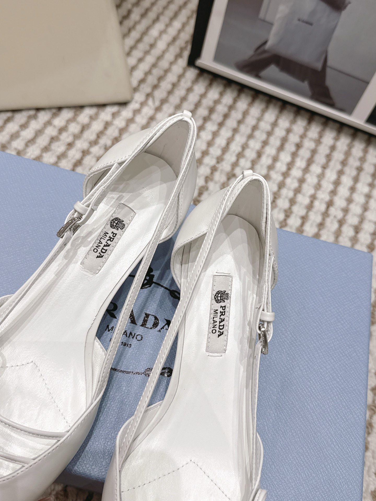 Prada Style Leather Women's Shoes style reference detail image 6 from source 784894
