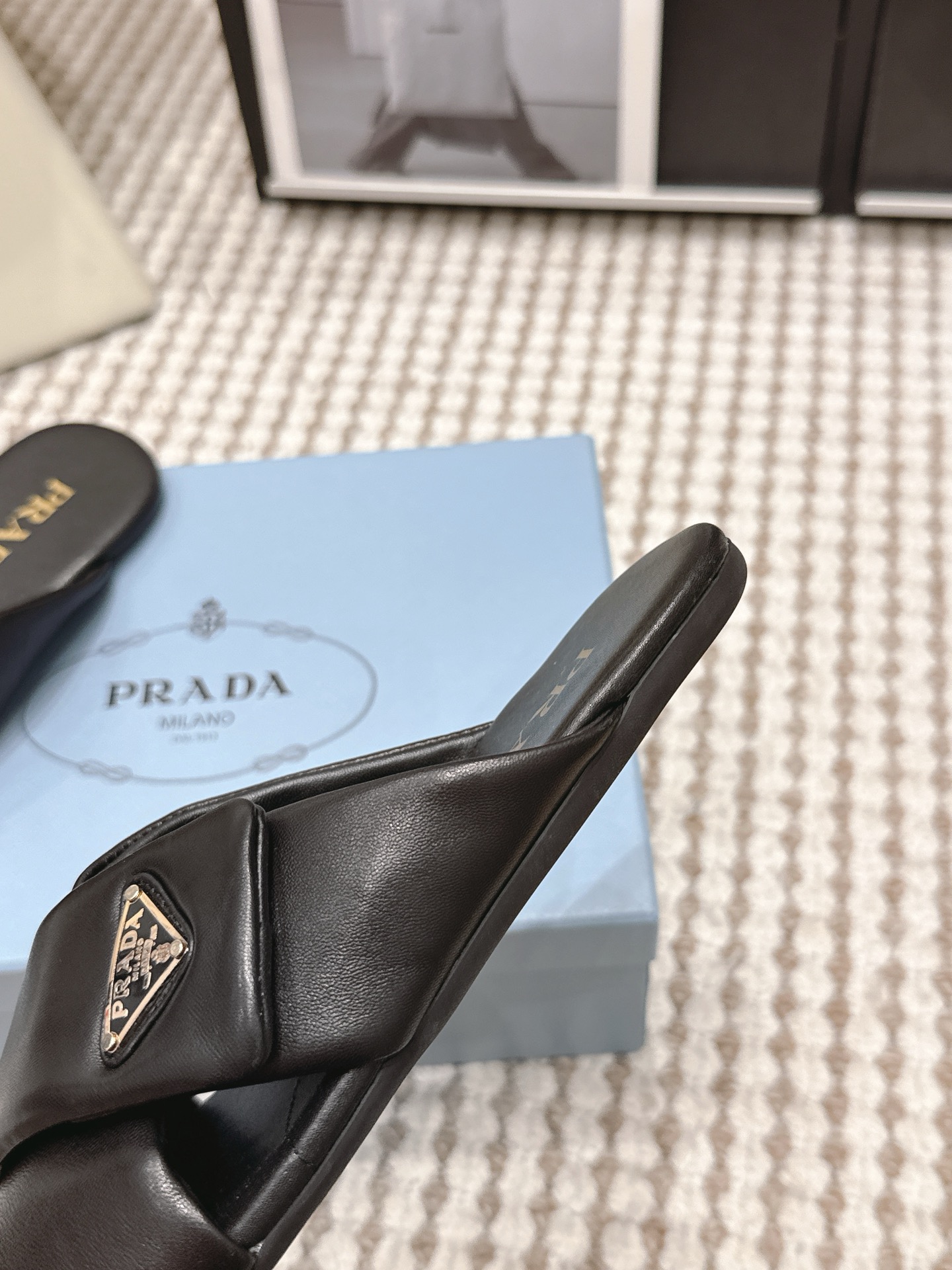 Prada Style Leather Women's Shoes style reference detail image 7 from source 784897