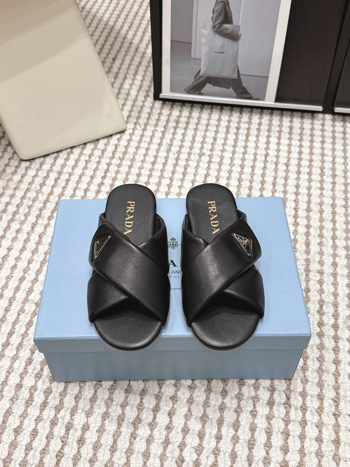 Prada Style Leather Women's Shoes style reference detail image 1 from source 784897