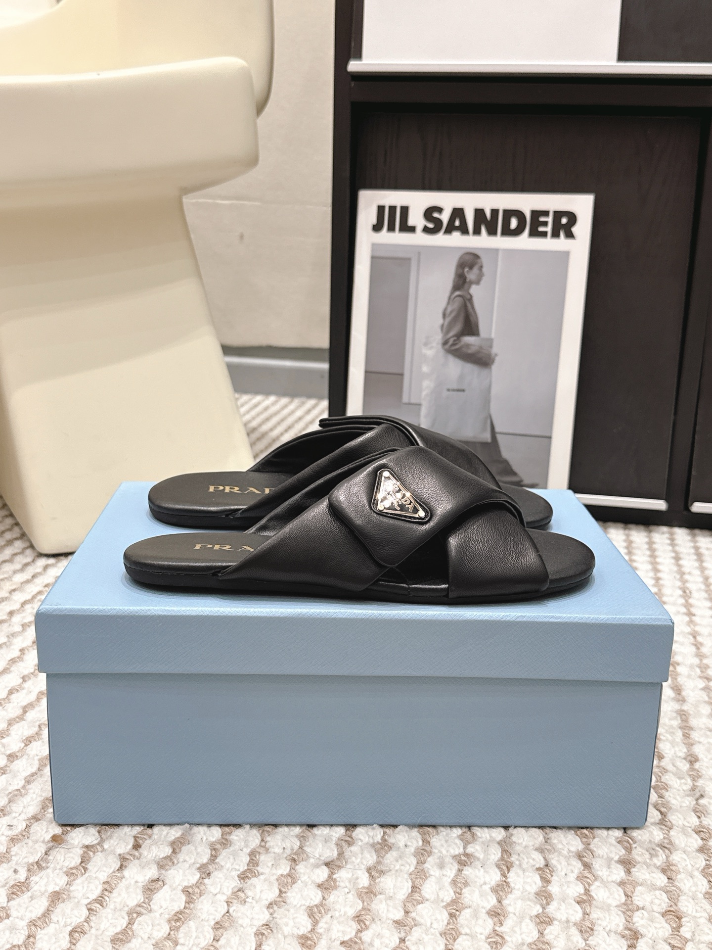 Prada Style Leather Women's Shoes style reference detail image 2 from source 784897
