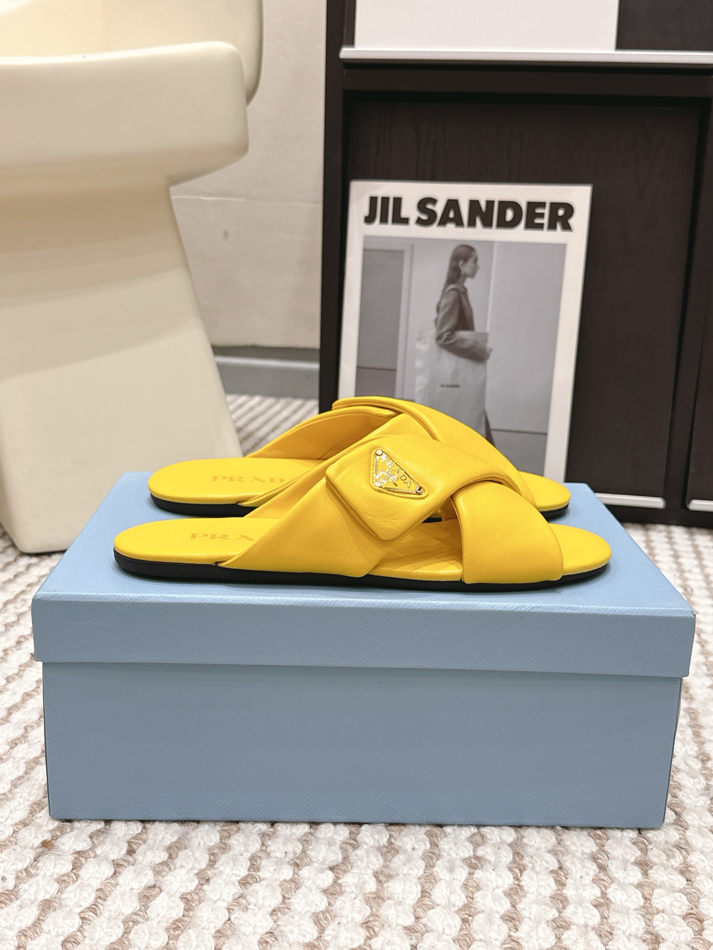 Prada Style Leather Women's Shoes style reference detail image 2 from source 784898