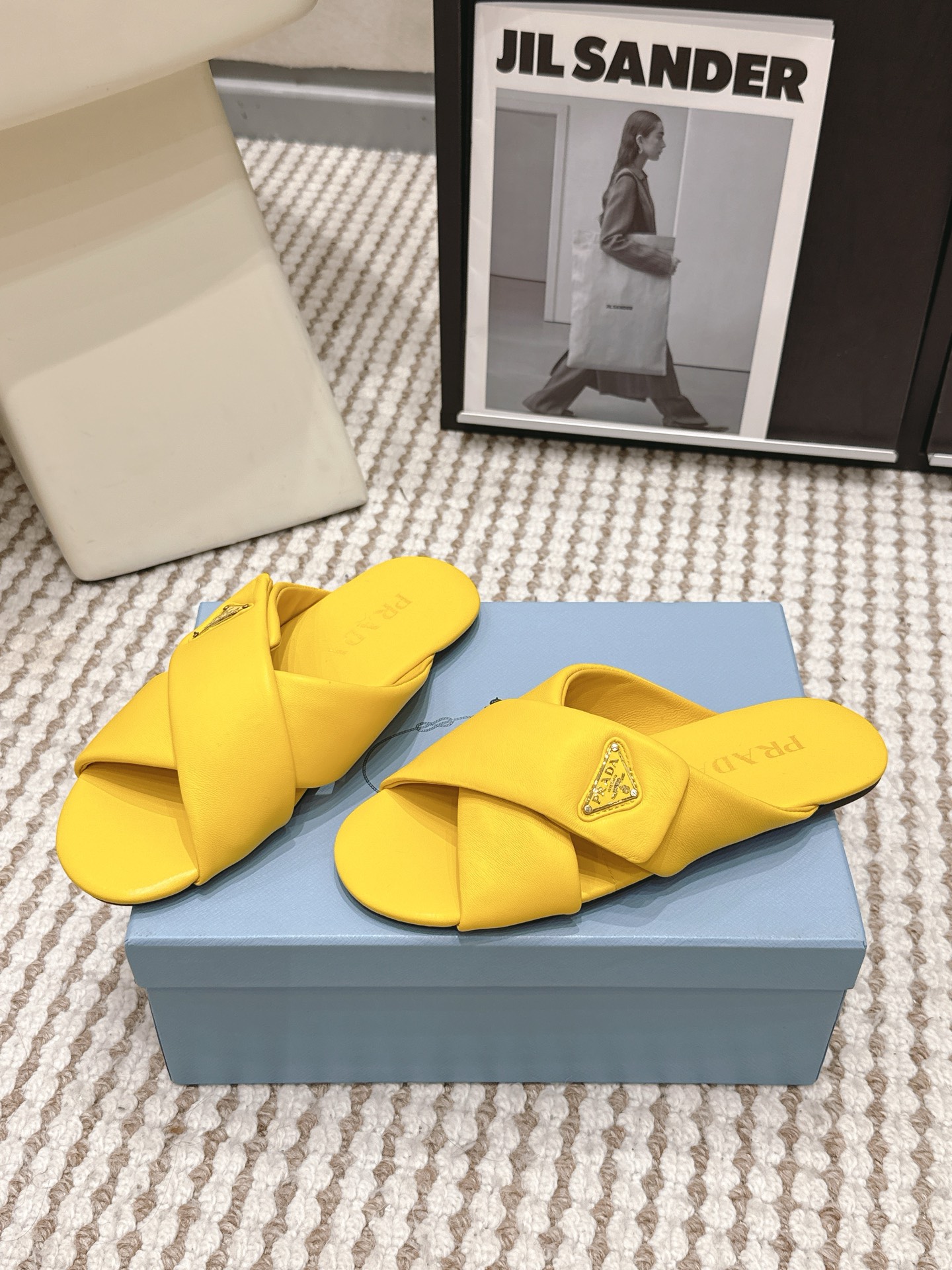 Prada Style Leather Women's Shoes style reference detail image 3 from source 784898
