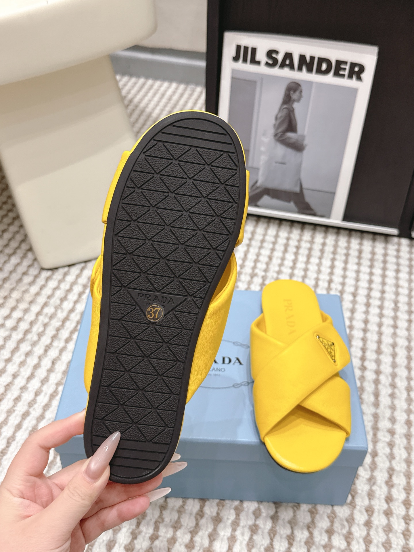Prada Style Leather Women's Shoes style reference detail image 9 from source 784898