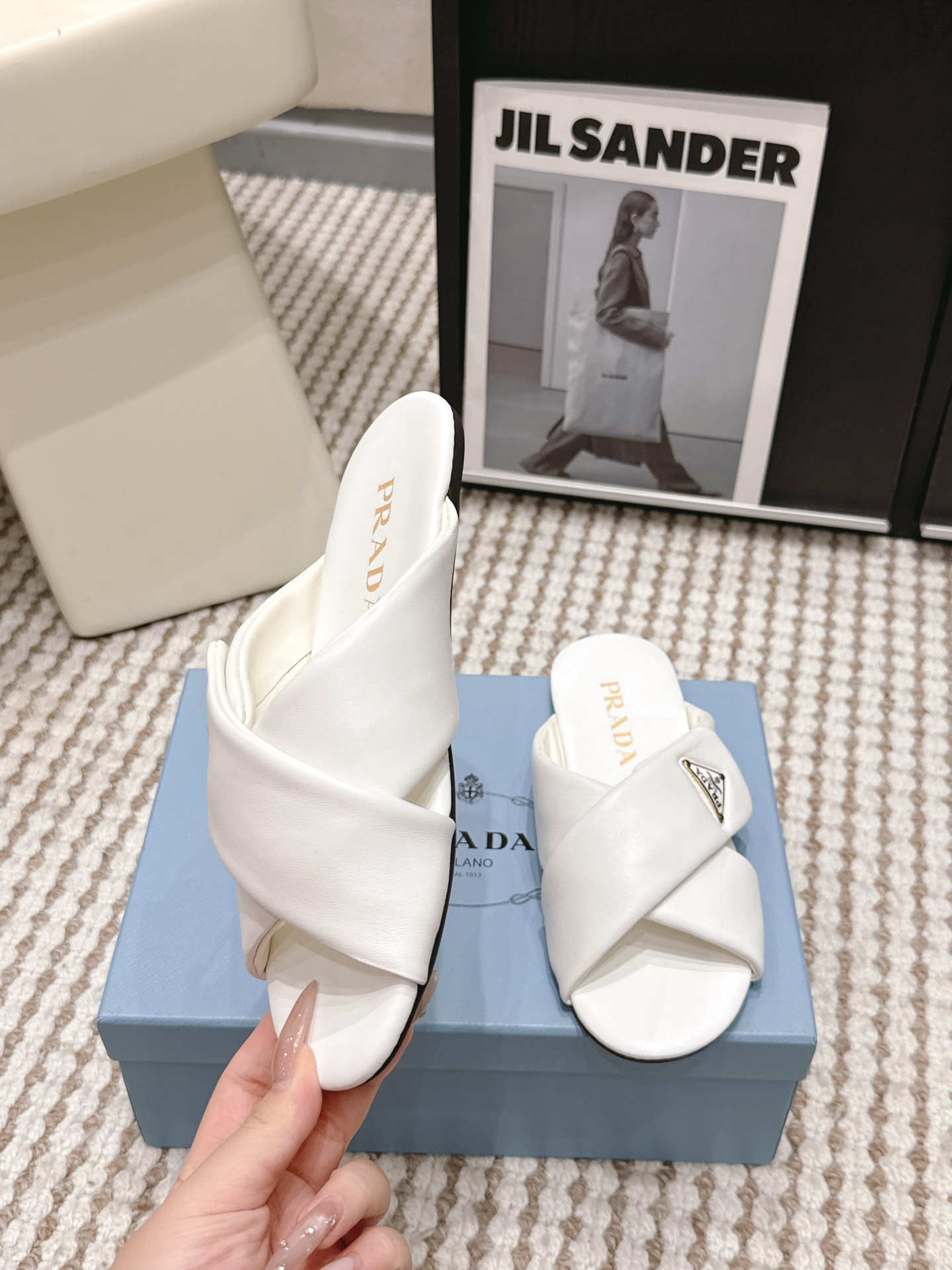 Prada Style Leather Women's Shoes style reference detail image 5 from source 784899