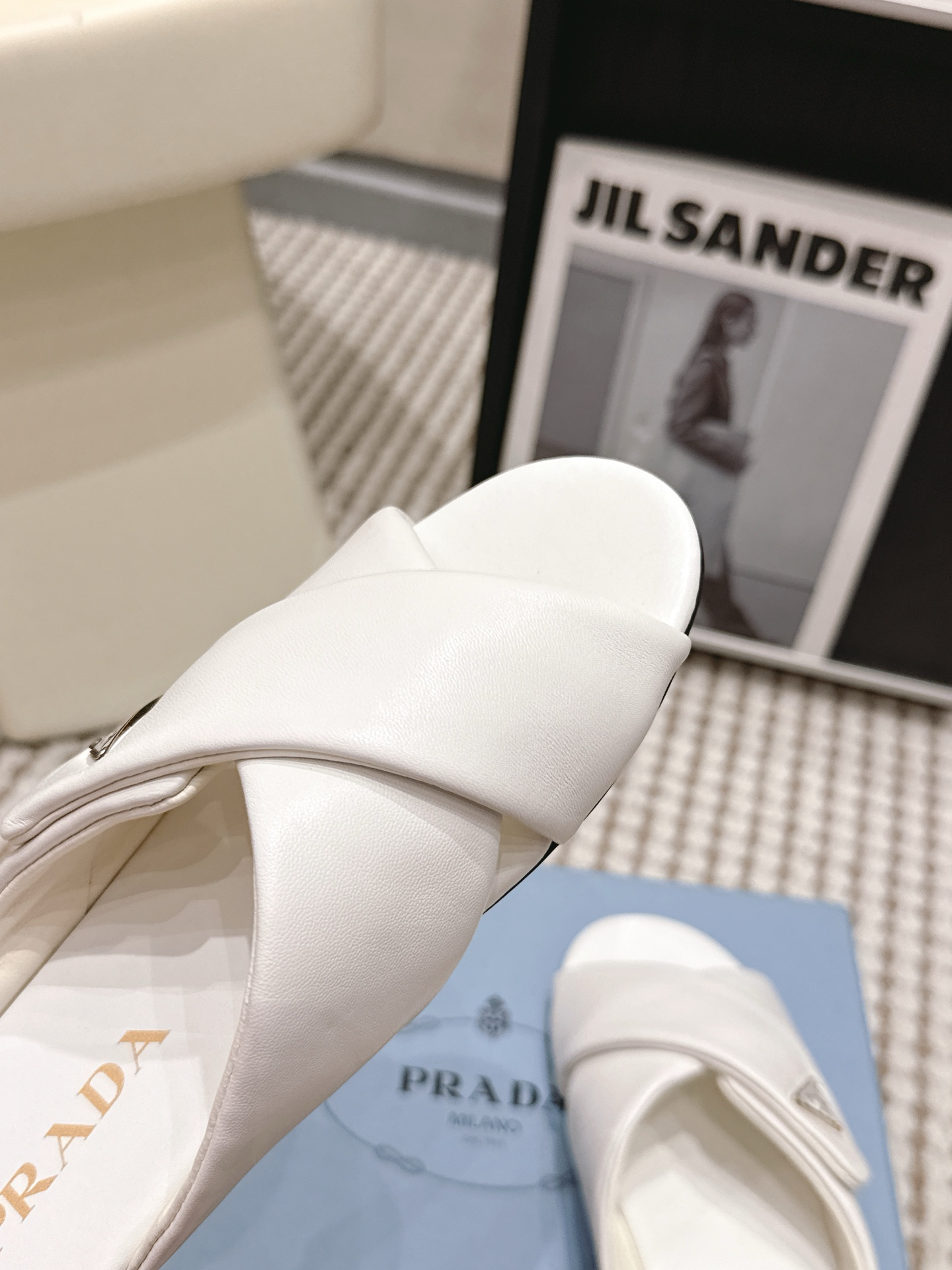 Prada Style Leather Women's Shoes style reference detail image 8 from source 784899