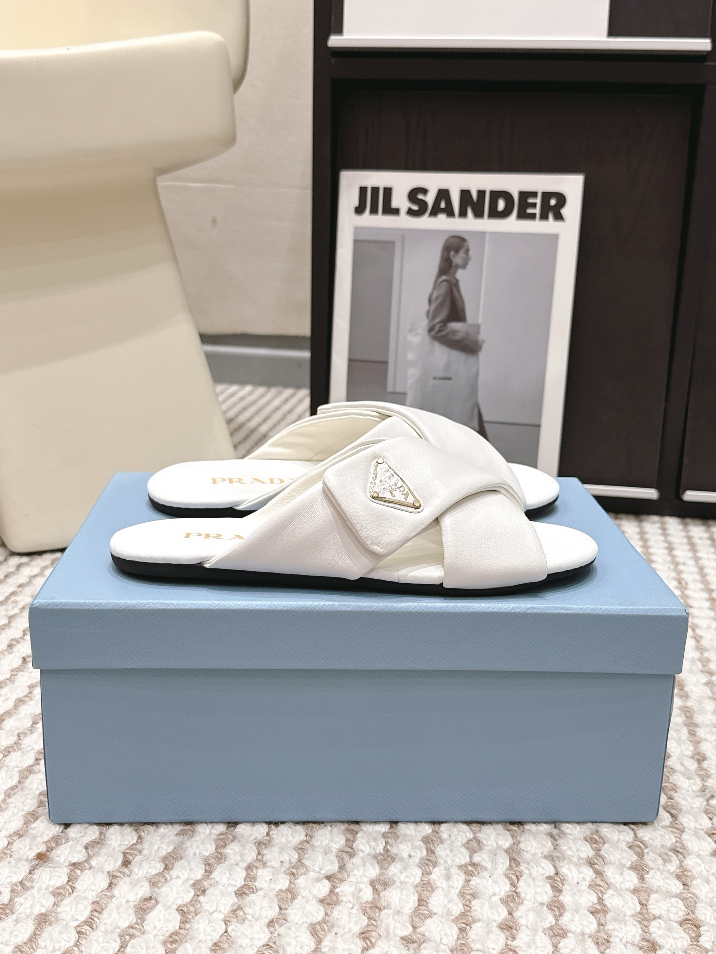 Prada Style Leather Women's Shoes style reference detail image 2 from source 784899