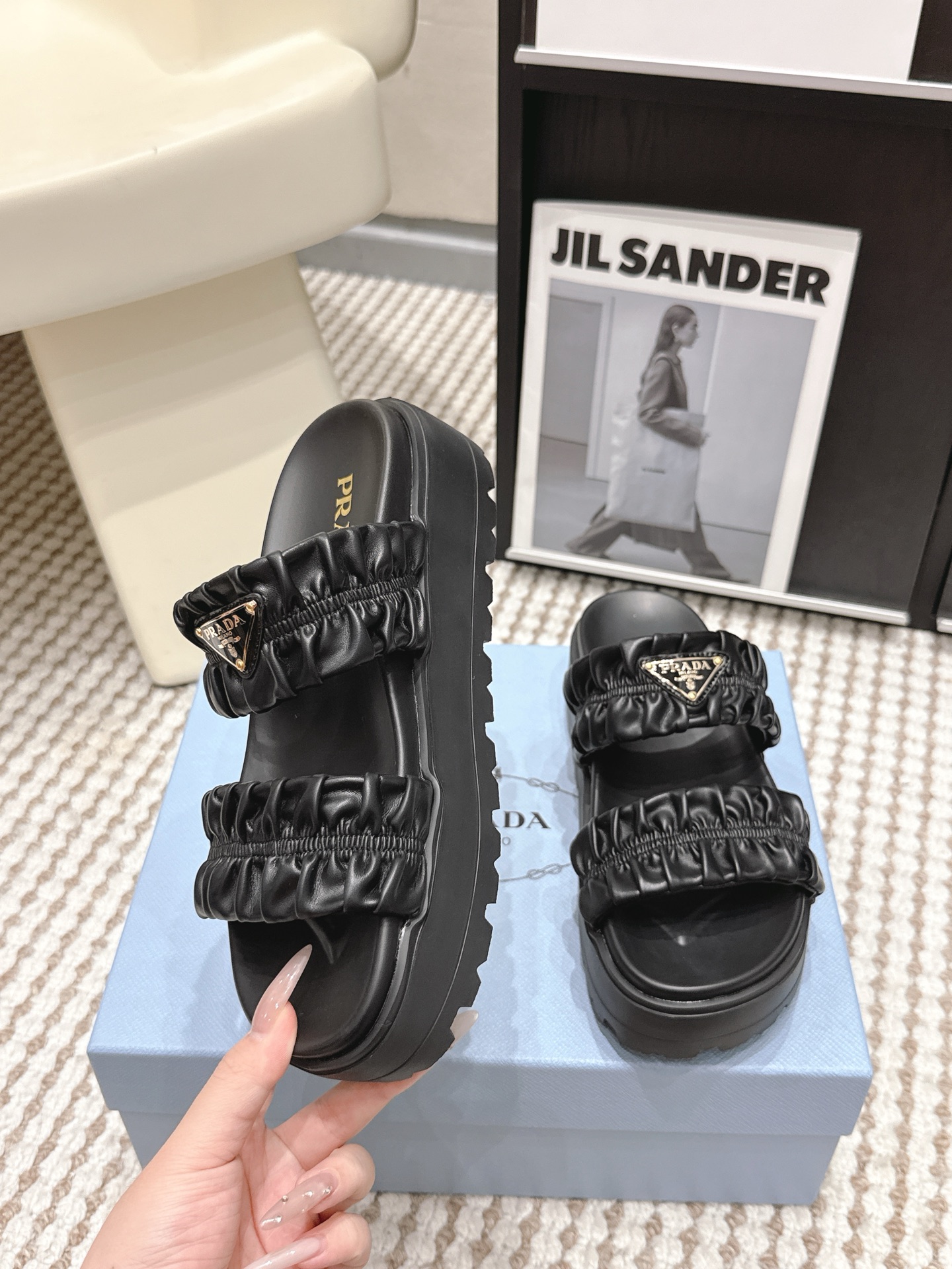 Prada Style Leather Women's Shoes style reference detail image 5 from source 784892