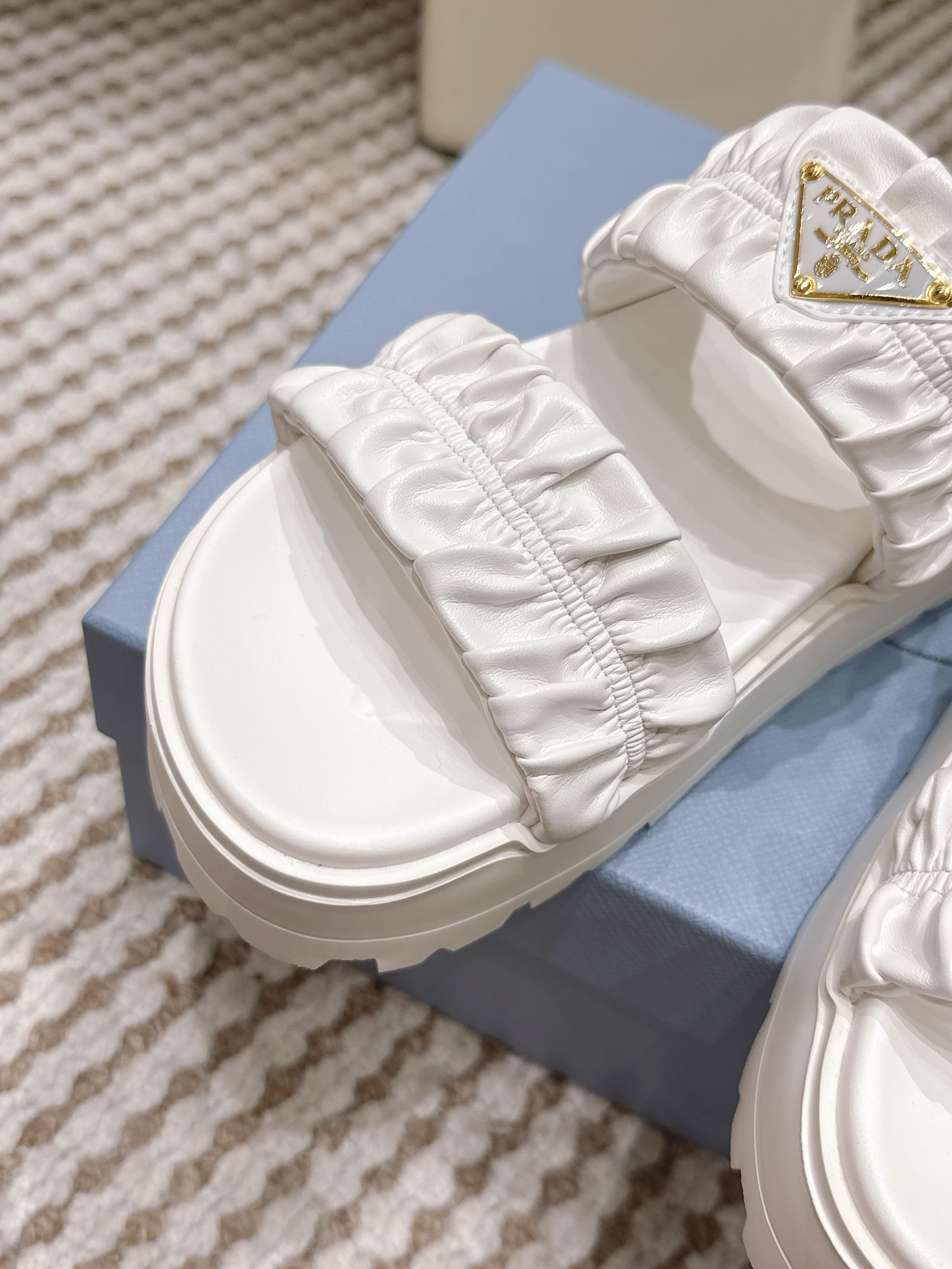 Prada Style Leather Women's Shoes style reference detail image 8 from source 784893