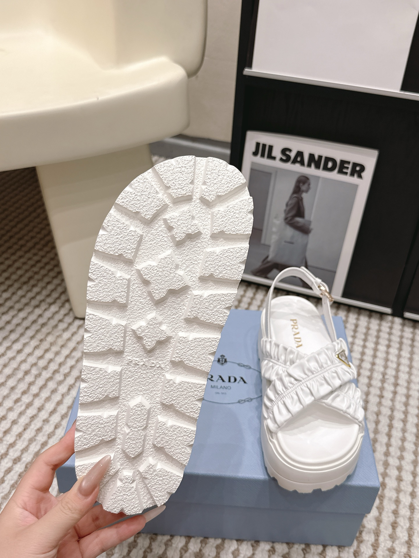 Prada Style Leather Women's Shoes style reference detail image 9 from source 784890