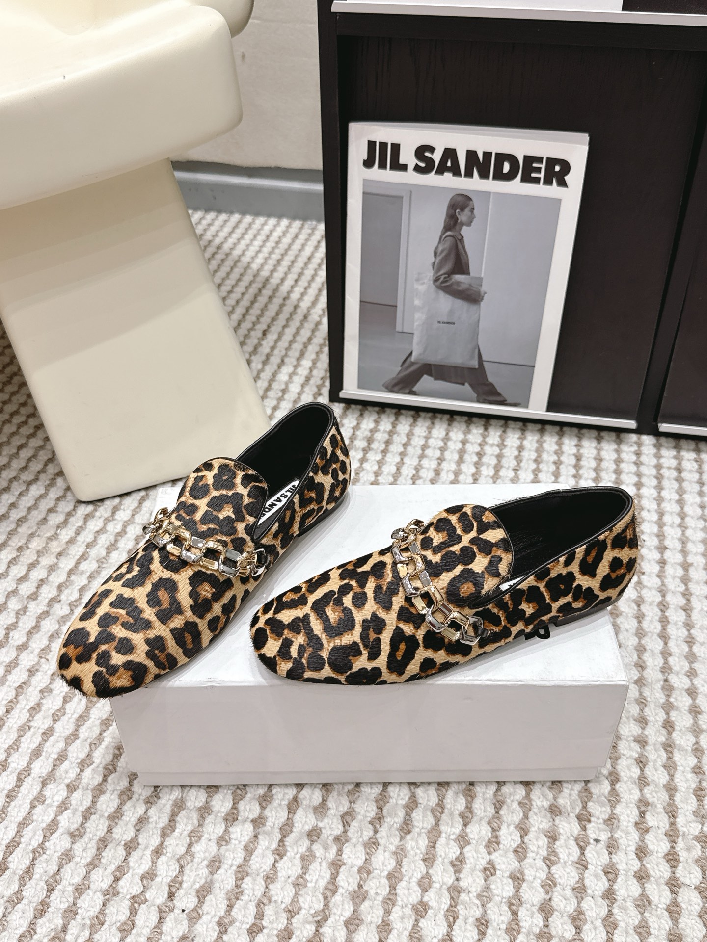 Женские лоферы Jil Sander с леопардовым принтом