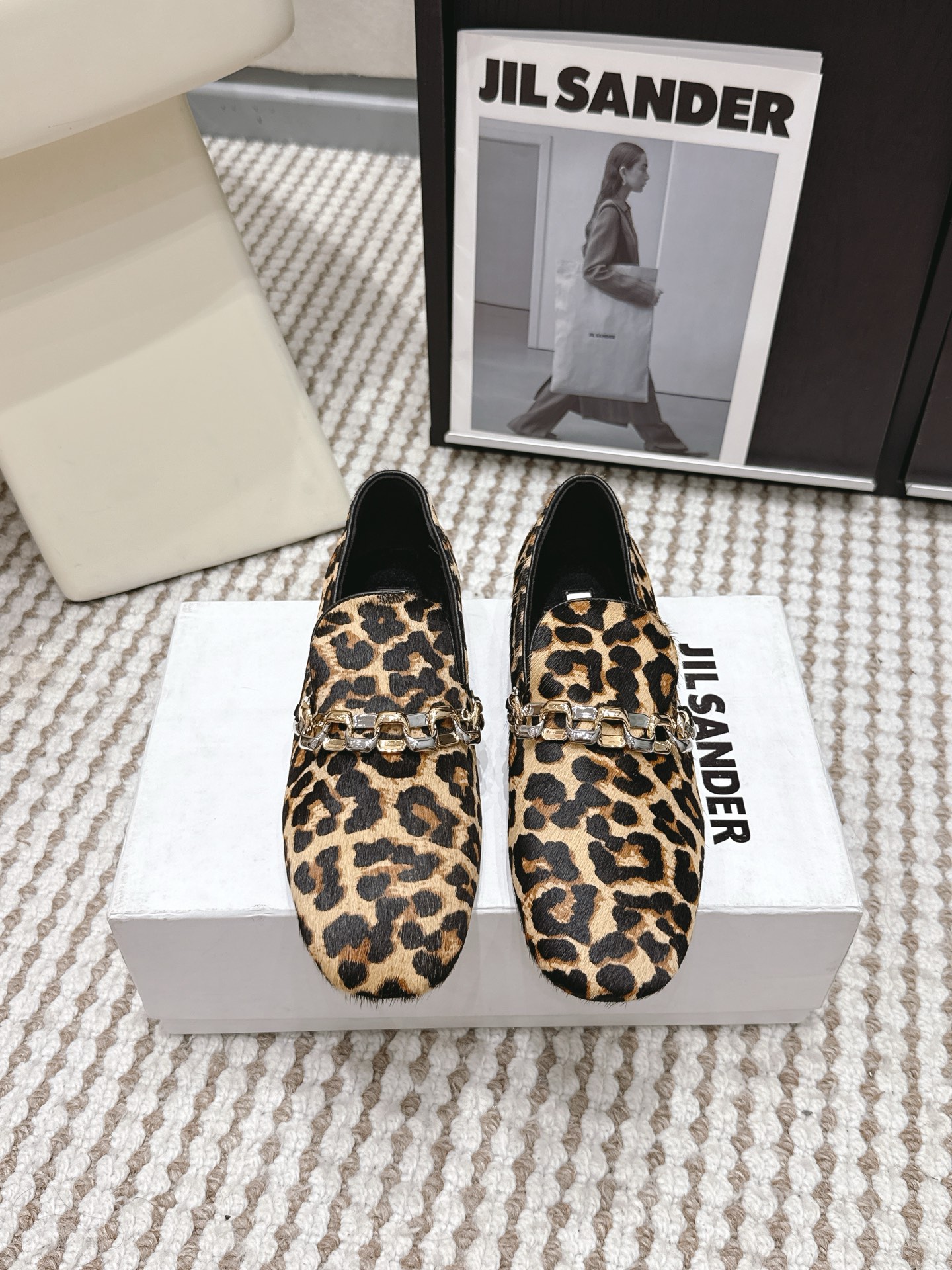 Женские лоферы Jil Sander с леопардовым принтом