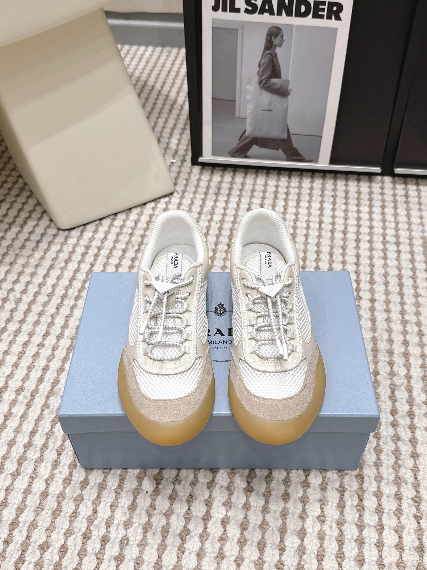 Кроссовки Prada из сетки и замши