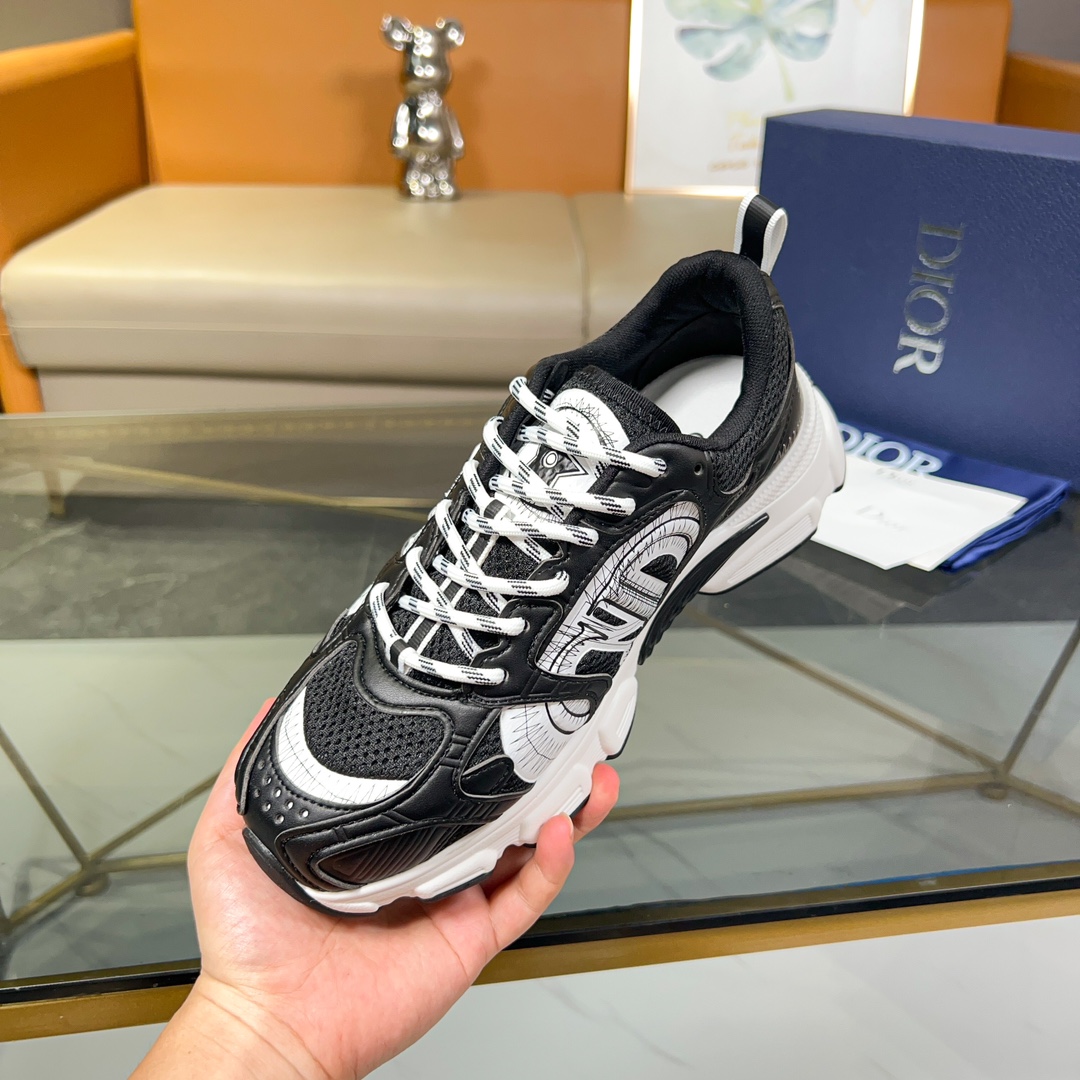270Las zapatillas Dior Chrono son una novedad de la colección prêt-à-porter otoño 2014, que reinterp