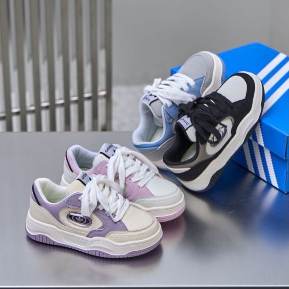 最新款阿迪达斯ADI2000出货了，全皮面的鞋子，脏了可以擦一下就好，制作鞋带魔术贴，方便穿脱，给你孩子挑双在合适不过的鞋子，❤️❤️❤️ ​号码：26一37， ​-选品中心