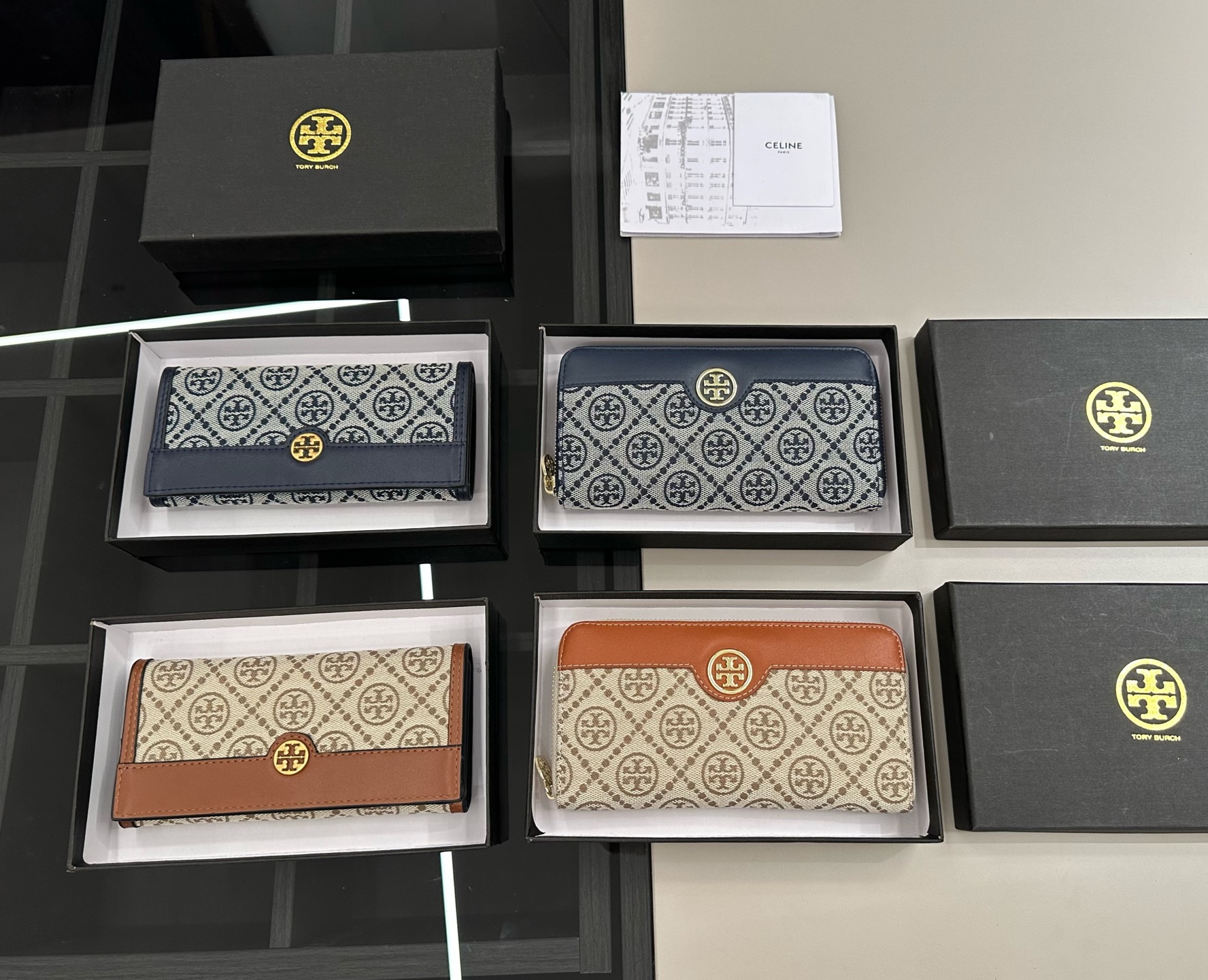特价精美钱包🍀 
💰28元任选一款
💰50元任选两款
海量款式任你选🔥
全部配盒子‼️
全国包邮（新疆西藏除外）
长款20x10cm 短款10x9cm.