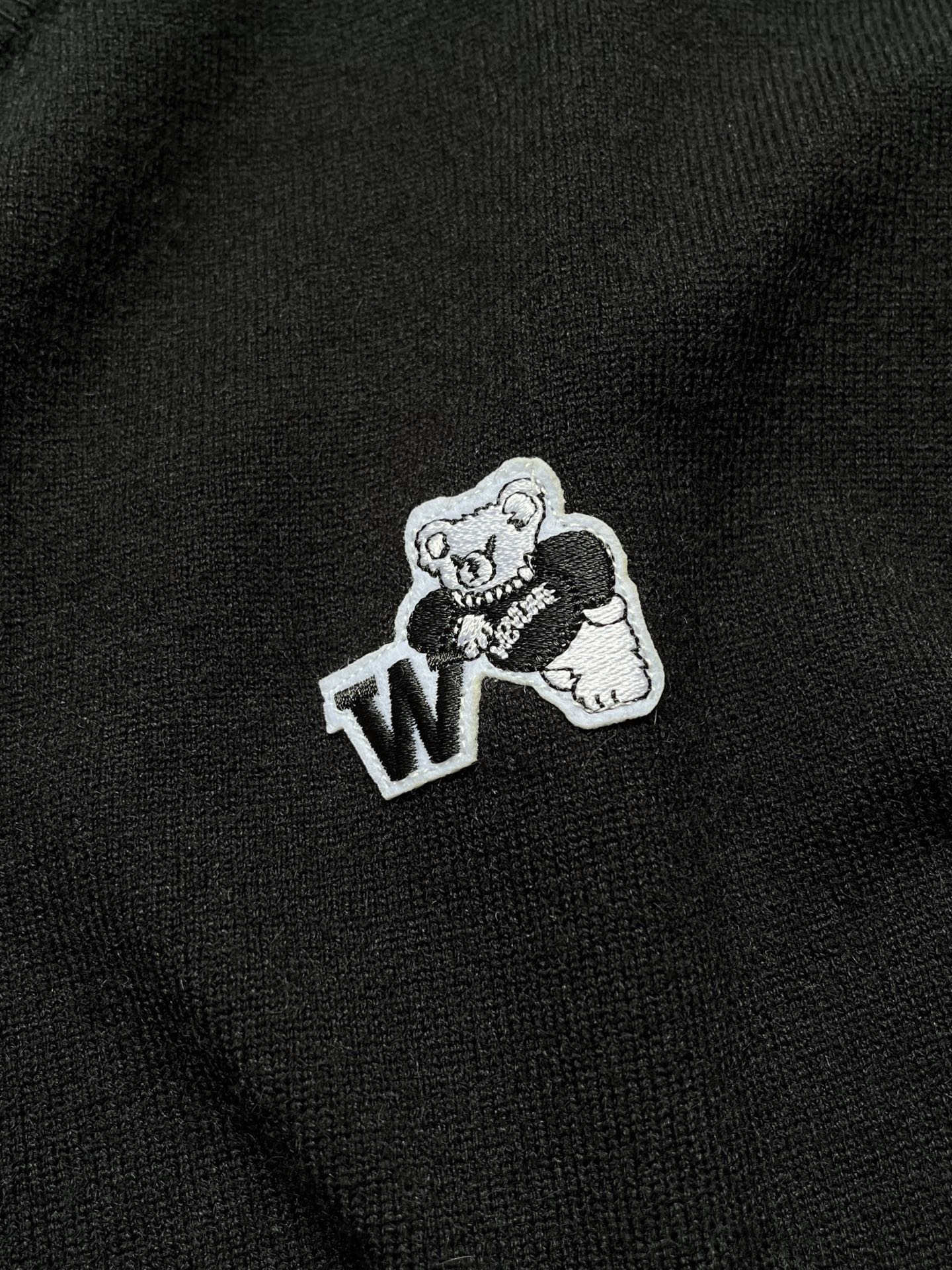 Title: ‘WE11DONE P696 Original Hardcore Female Suit with Tweezer – Fall/Winter Collection’ – Black, Sizes SML. - 图片 5