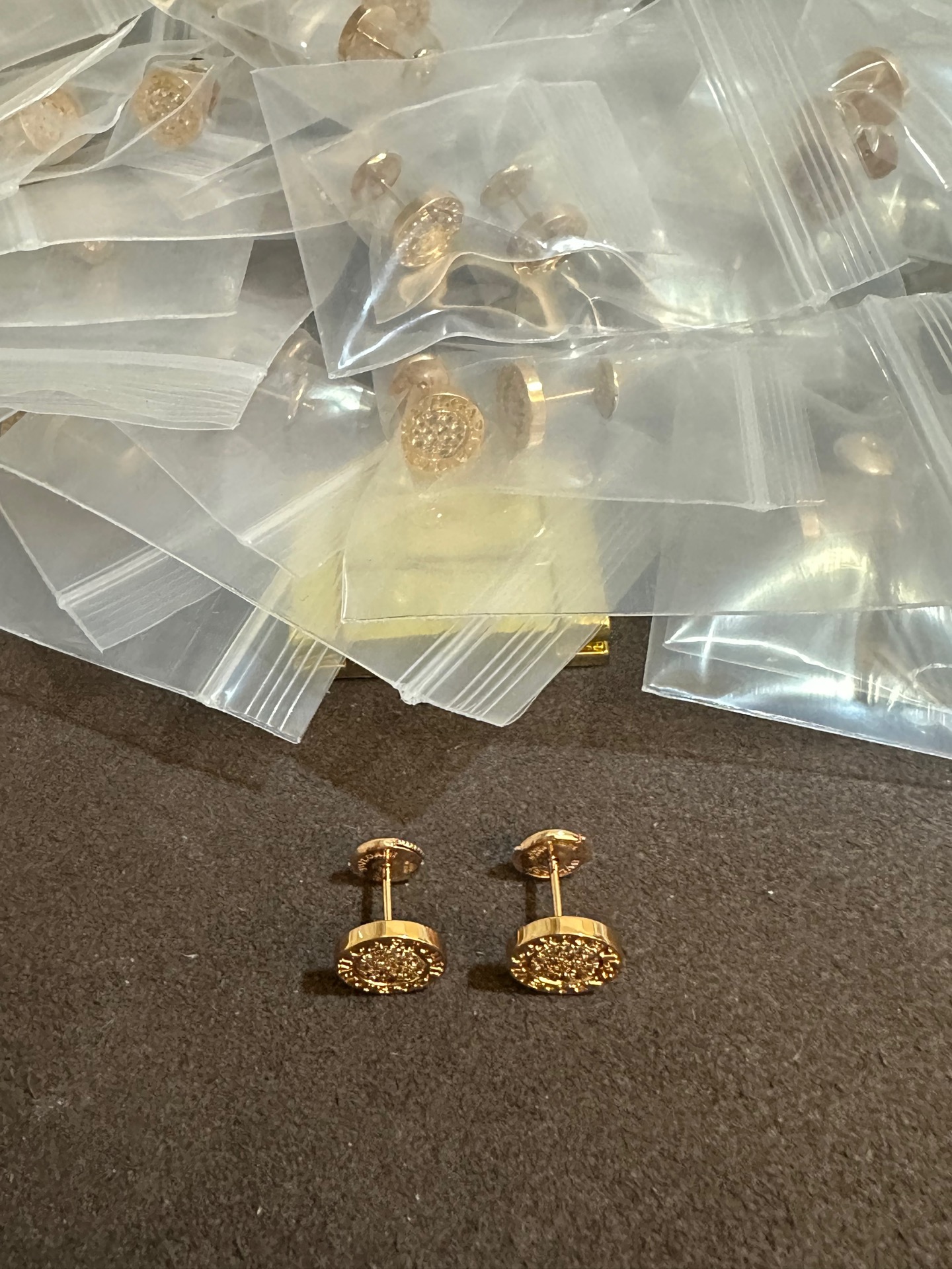 纯银顶级版宝格丽玫瑰金满钻圆贝耳钉