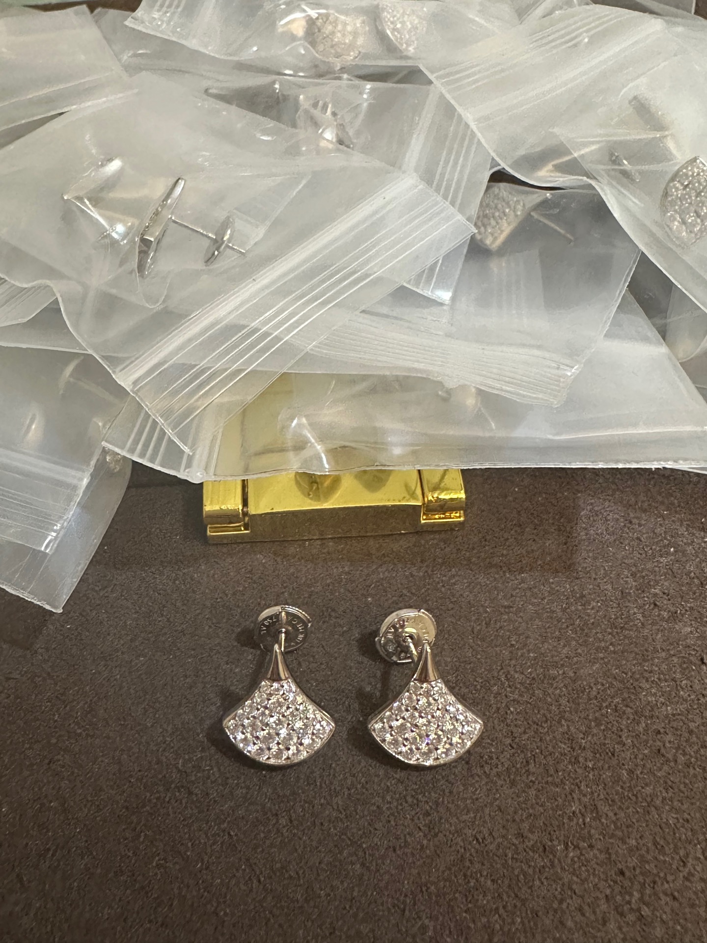 纯银顶级版宝格丽牛角尖钻银色满钻裙子耳钉