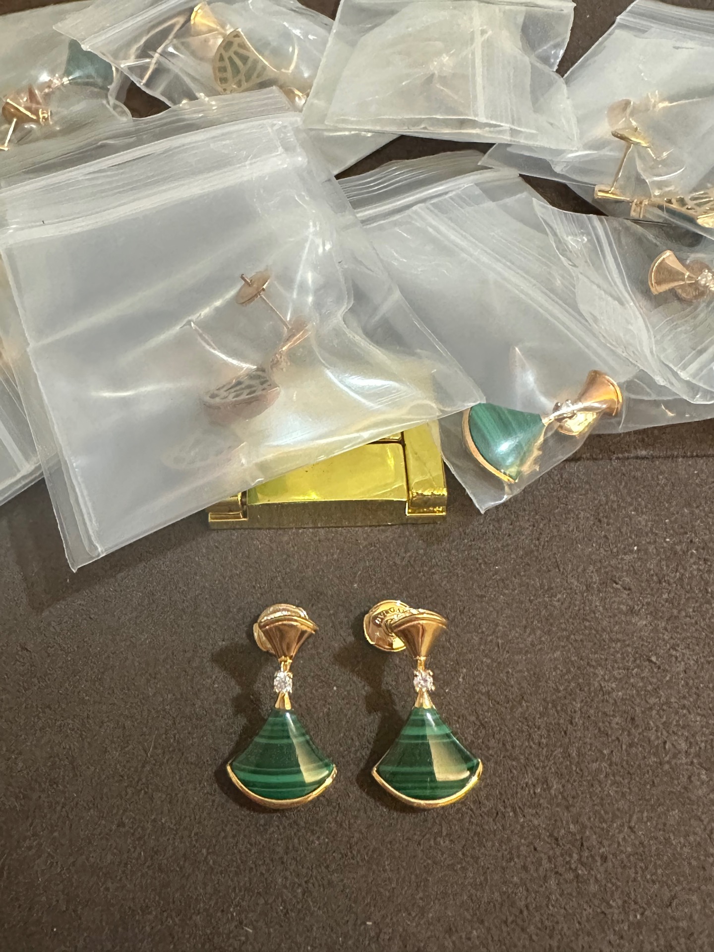 纯银顶级版宝格丽裙子耳钉，(实价)140