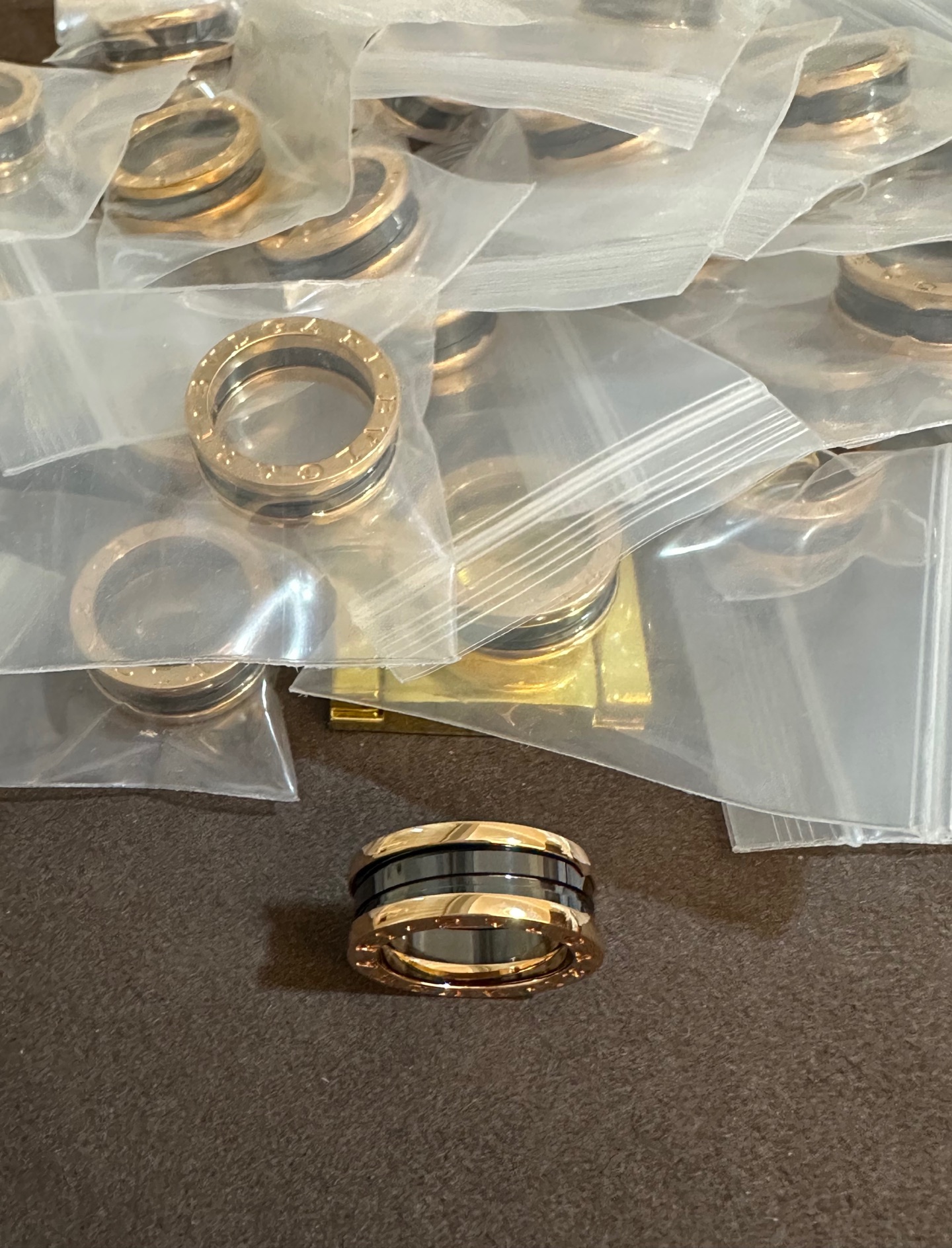 纯银顶级版宝格丽窄版玫黑陶瓷戒指