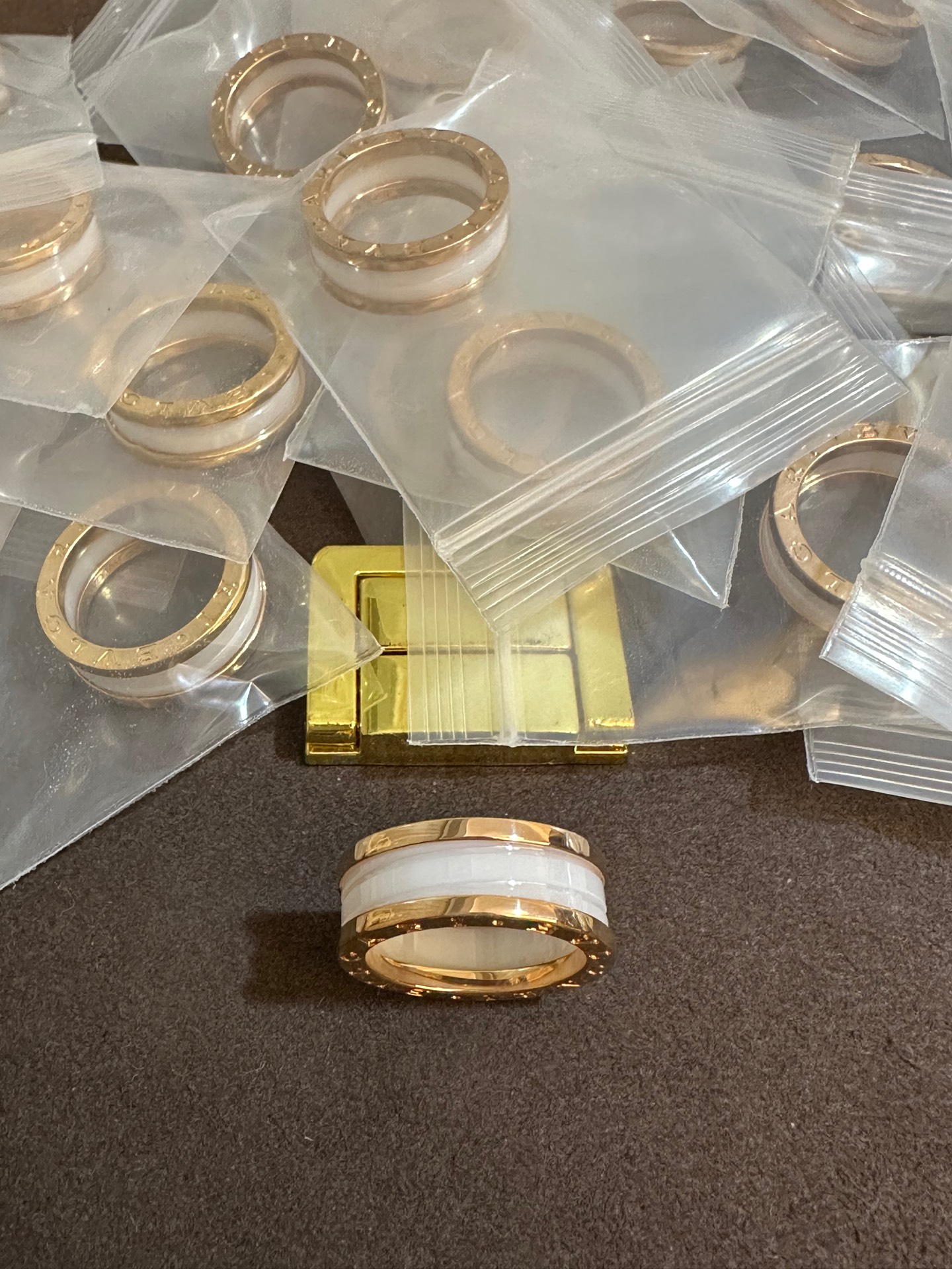 纯银顶级版宝格丽窄版玫白陶瓷戒指