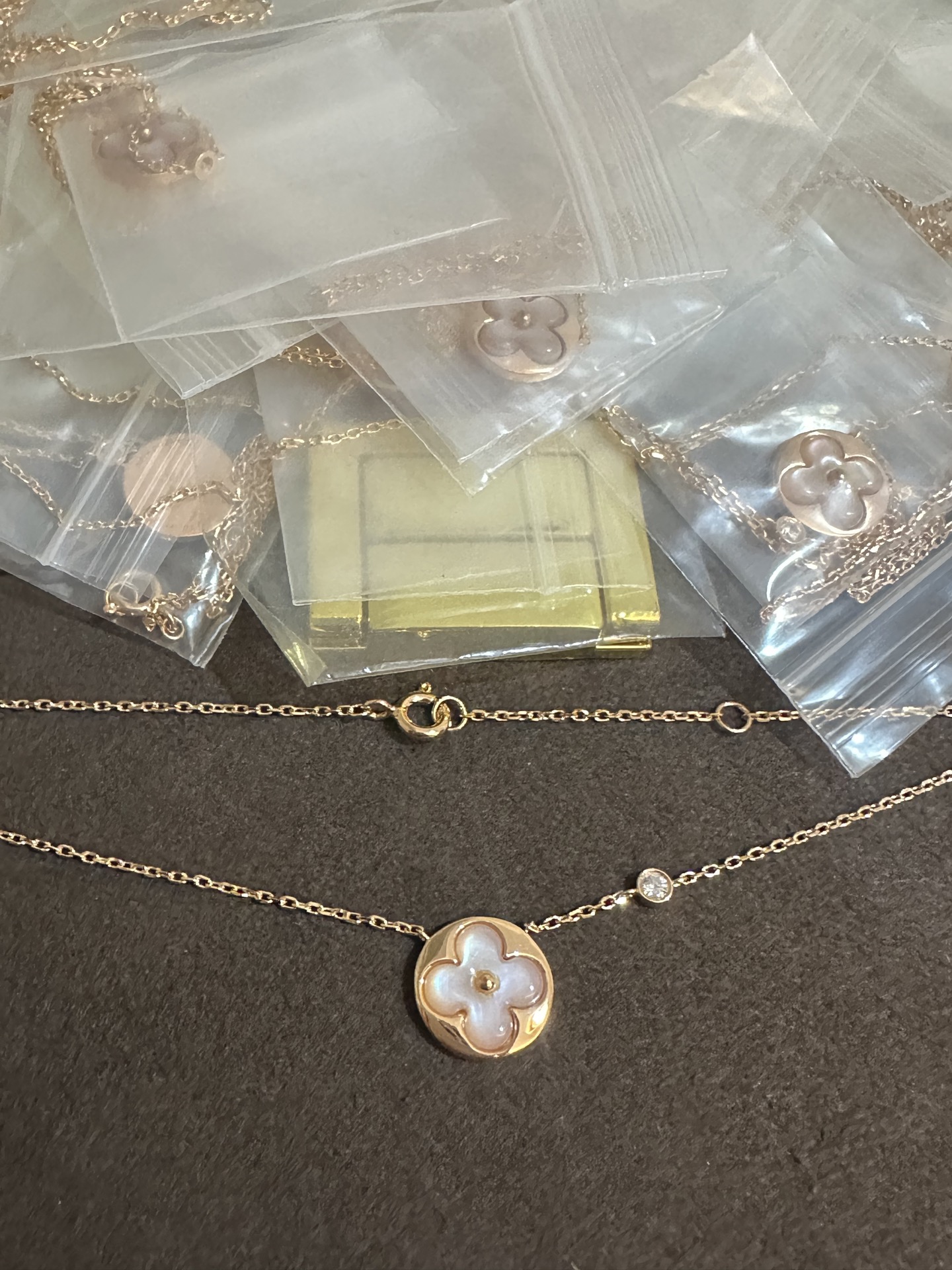 纯银顶级版LV粉贝项链，(实价)110