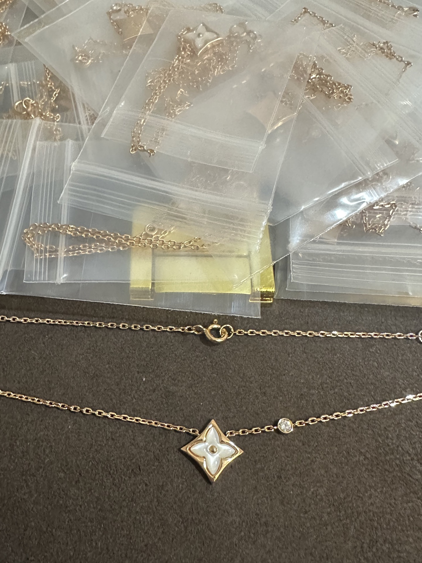 纯银顶级版LV白贝项链，(实价)110