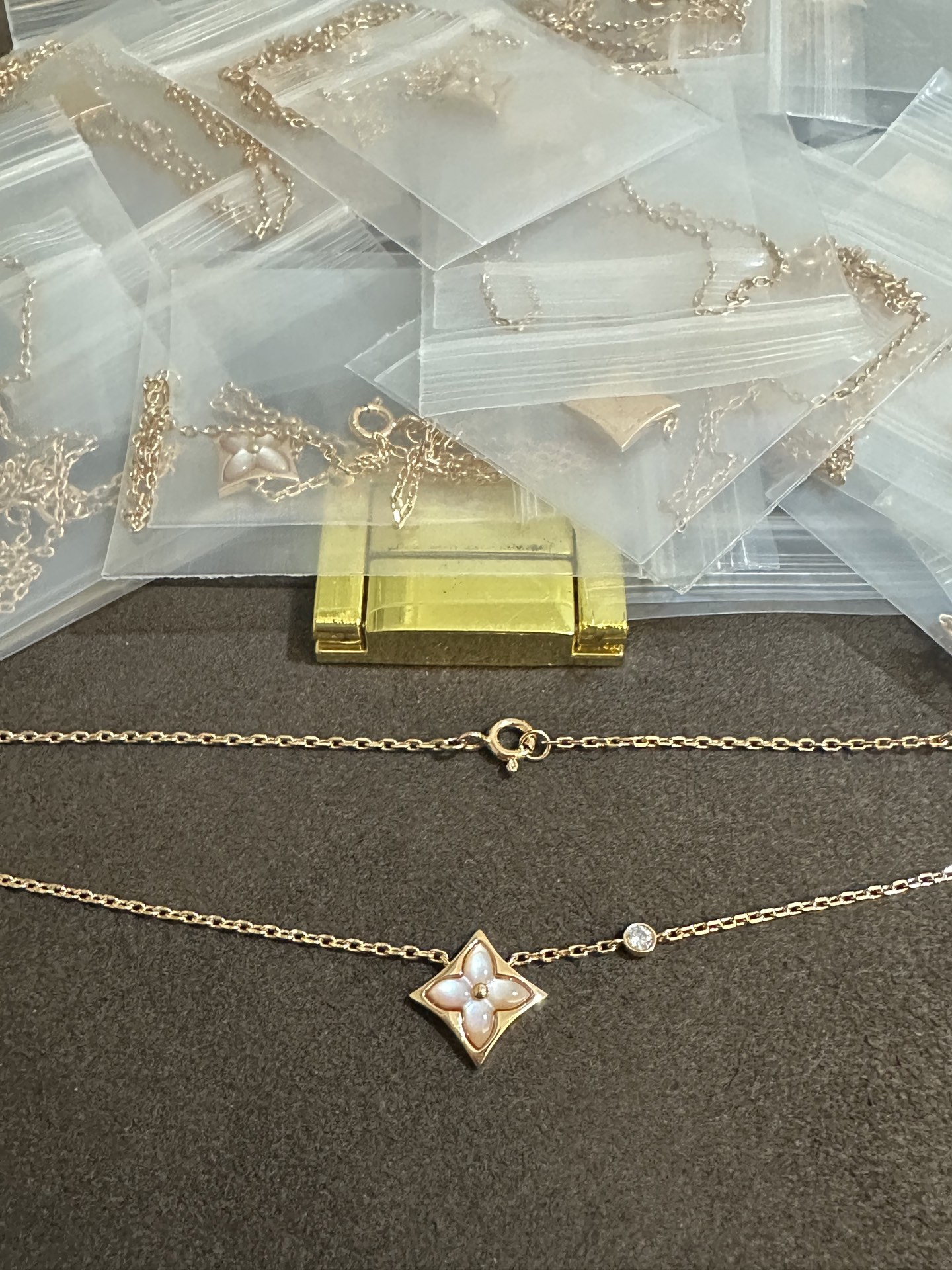 纯银顶级版LV粉贝项链，(实价)110