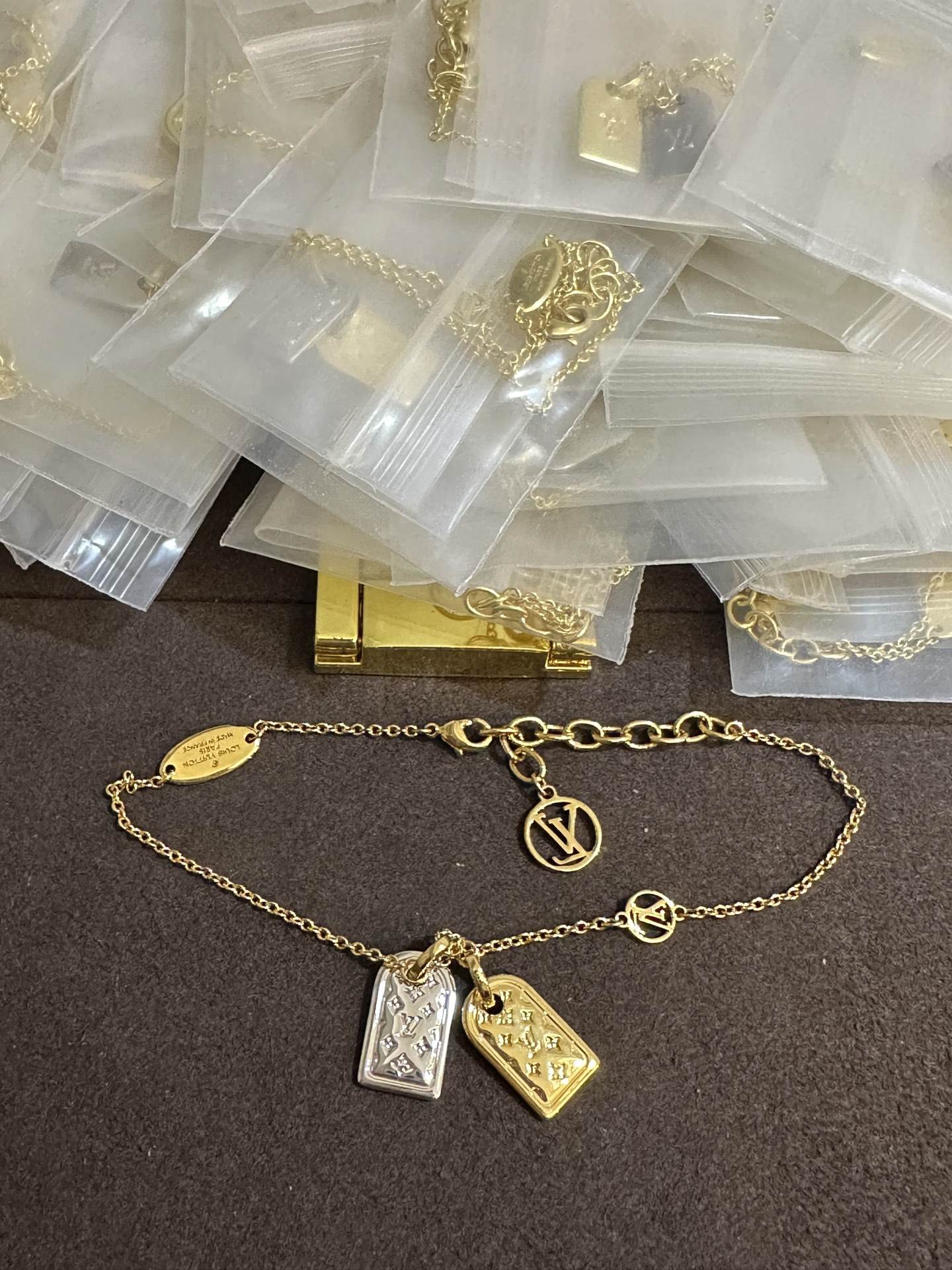 纯银顶级版LV双牌手链，(实价)85