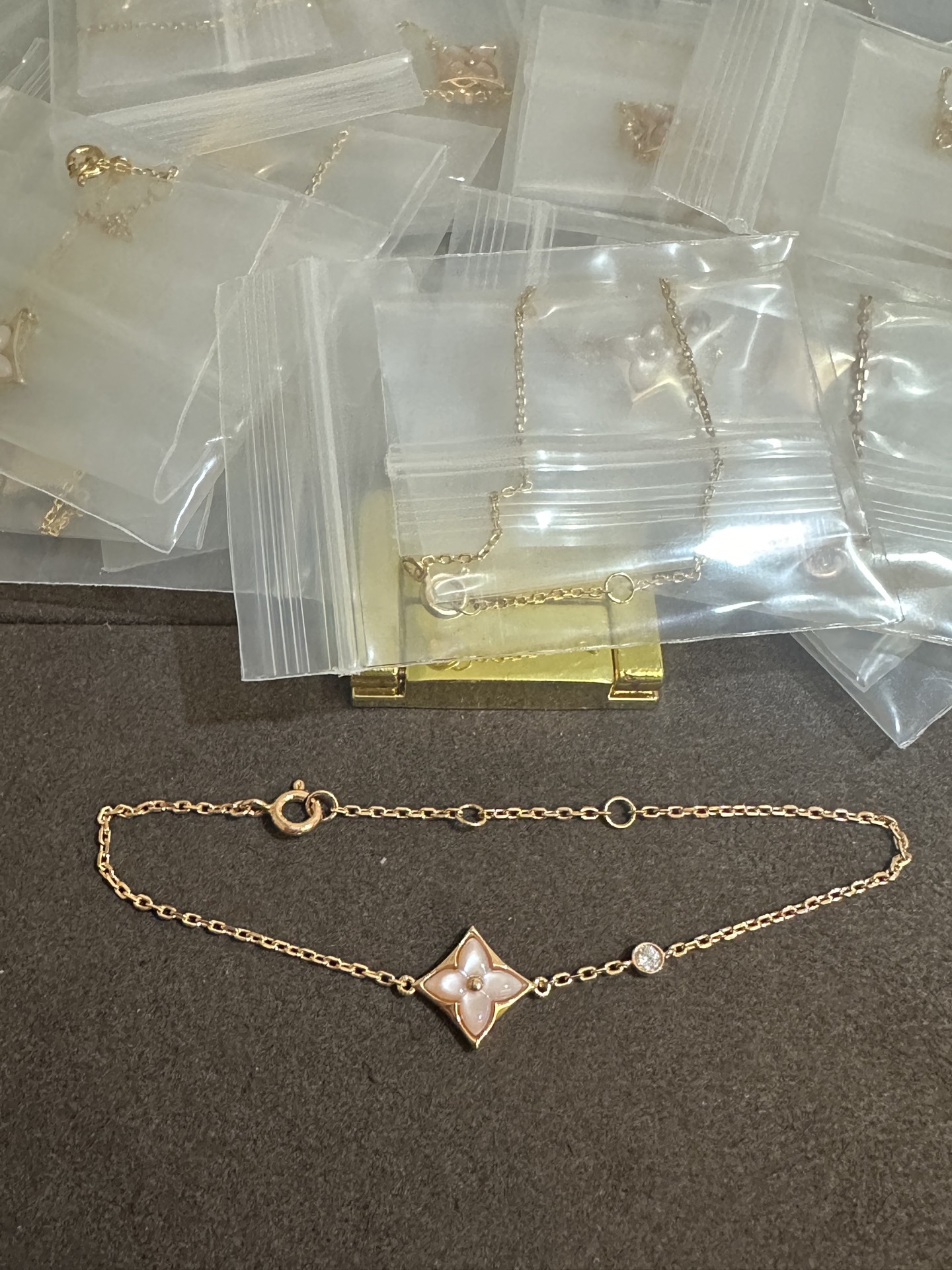 纯银顶级版LV粉贝手链，(实价)105