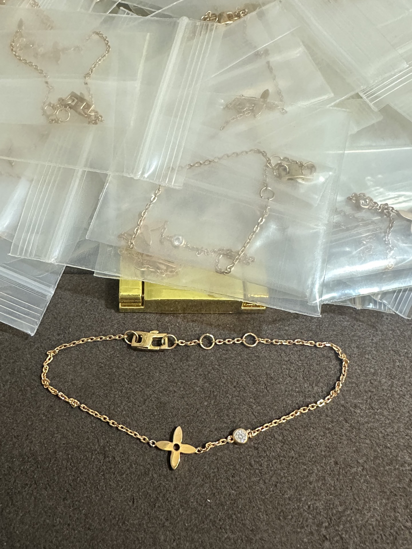 纯银顶级版LV光面手链，(实价)85