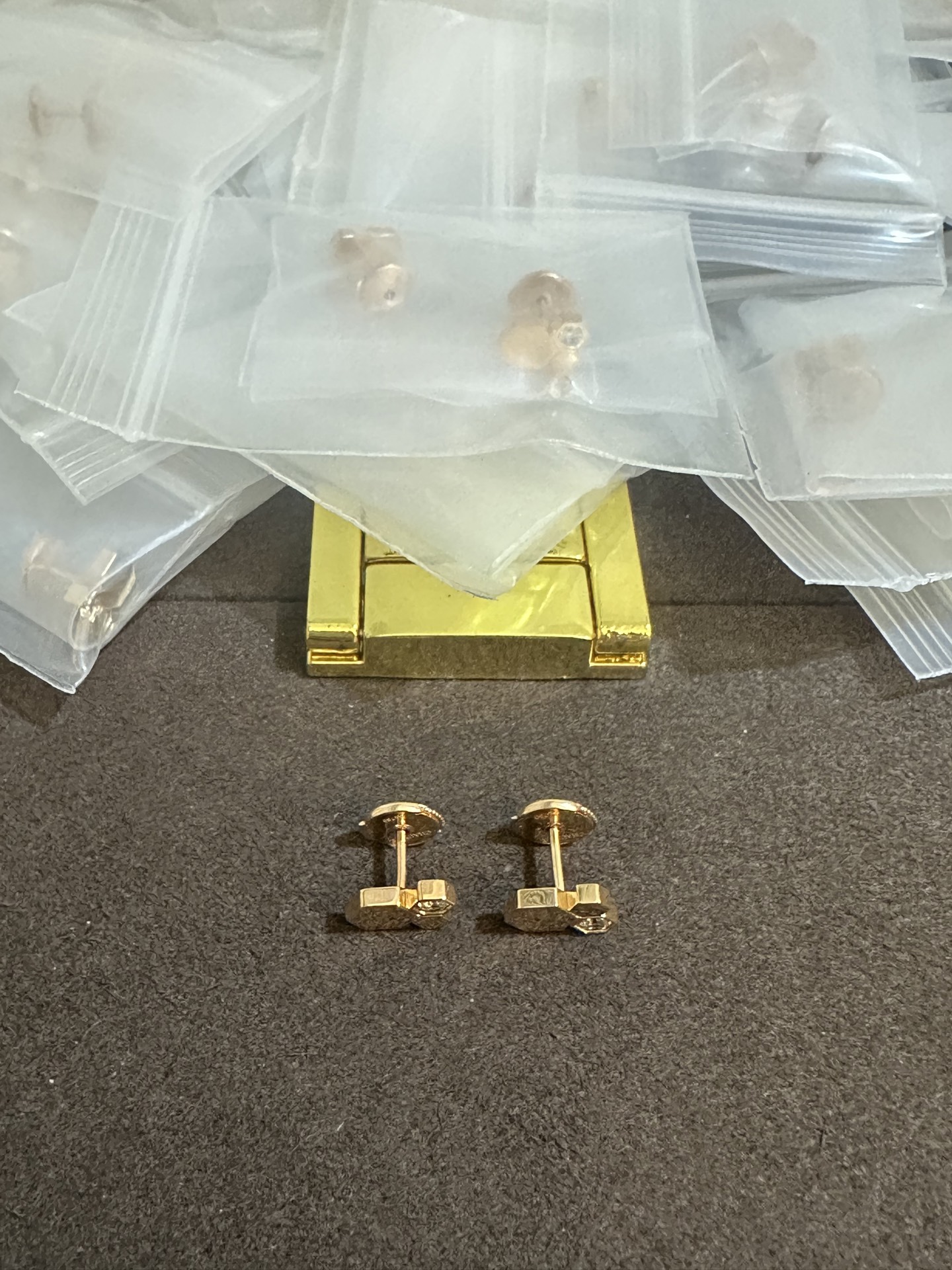 纯银顶级版尚美蜂窝耳钉，(实价)105