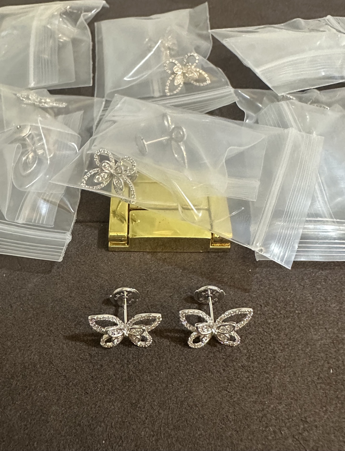 纯银顶级版格拉芙蝴蝶耳钉，(实价)140