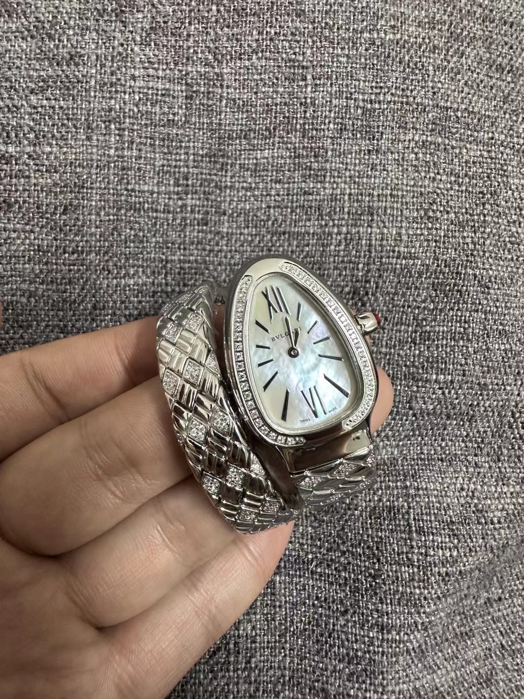 Luxury Bvlgari Viper 1575 Serpentin SPG Wristwatch with Albino Art Snake Design - 图片 1