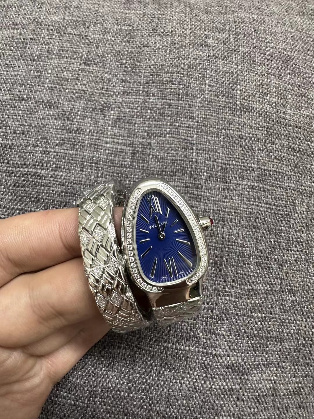 Luxury Bvlgari Viper 1575 Serpentin SPG Wristwatch with Albino Art Snake Design - 图片 5