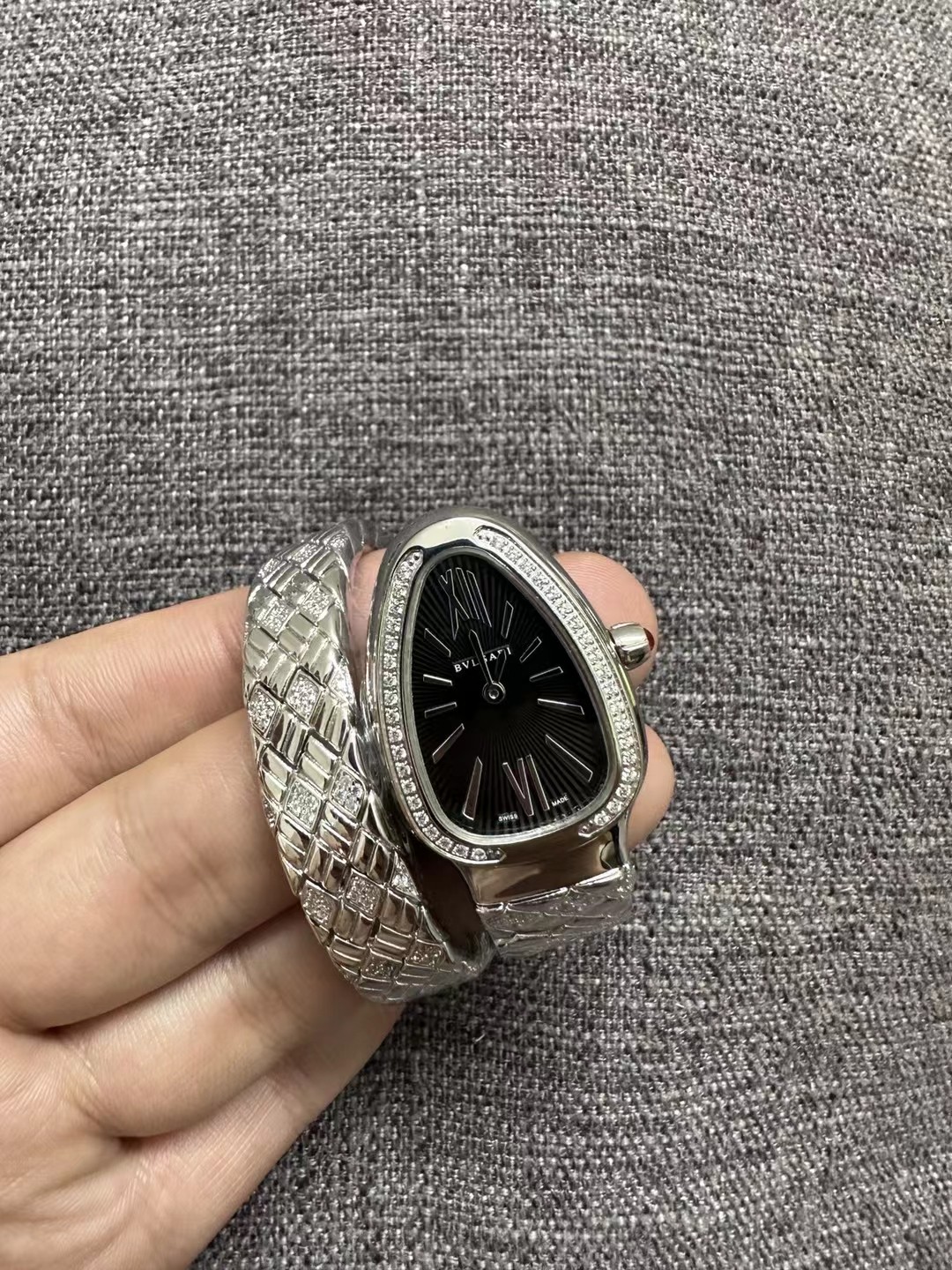 Luxury Bvlgari Viper 1575 Serpentin SPG Wristwatch with Albino Art Snake Design - 图片 4