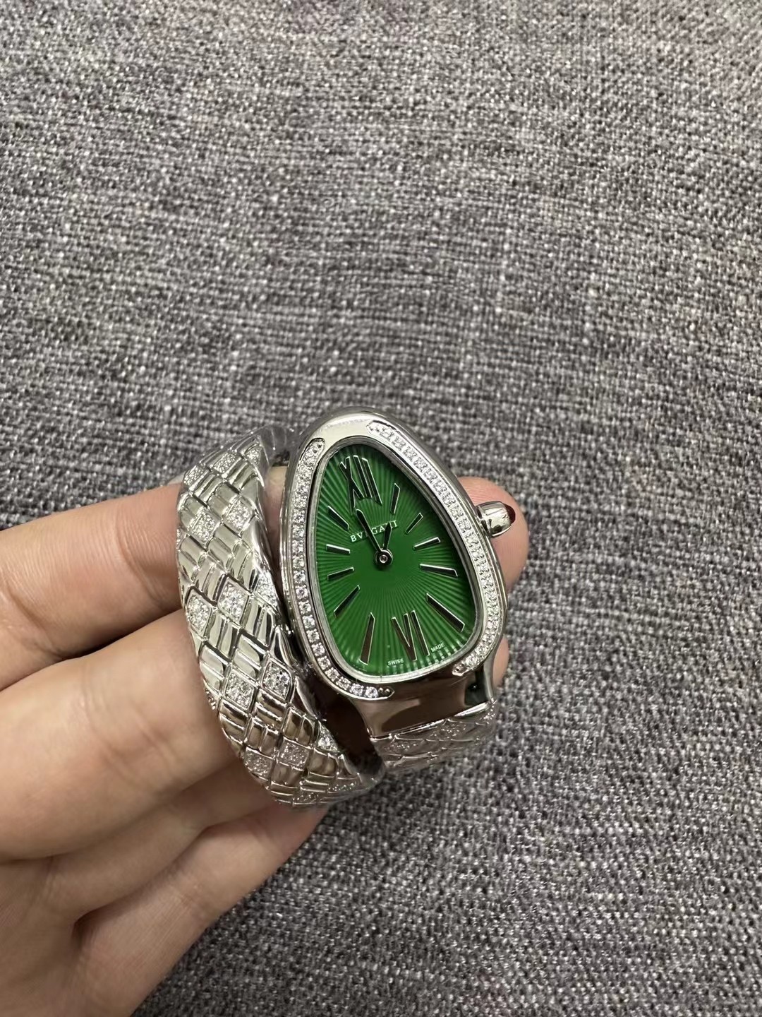 Luxury Bvlgari Viper 1575 Serpentin SPG Wristwatch with Albino Art Snake Design - 图片 6