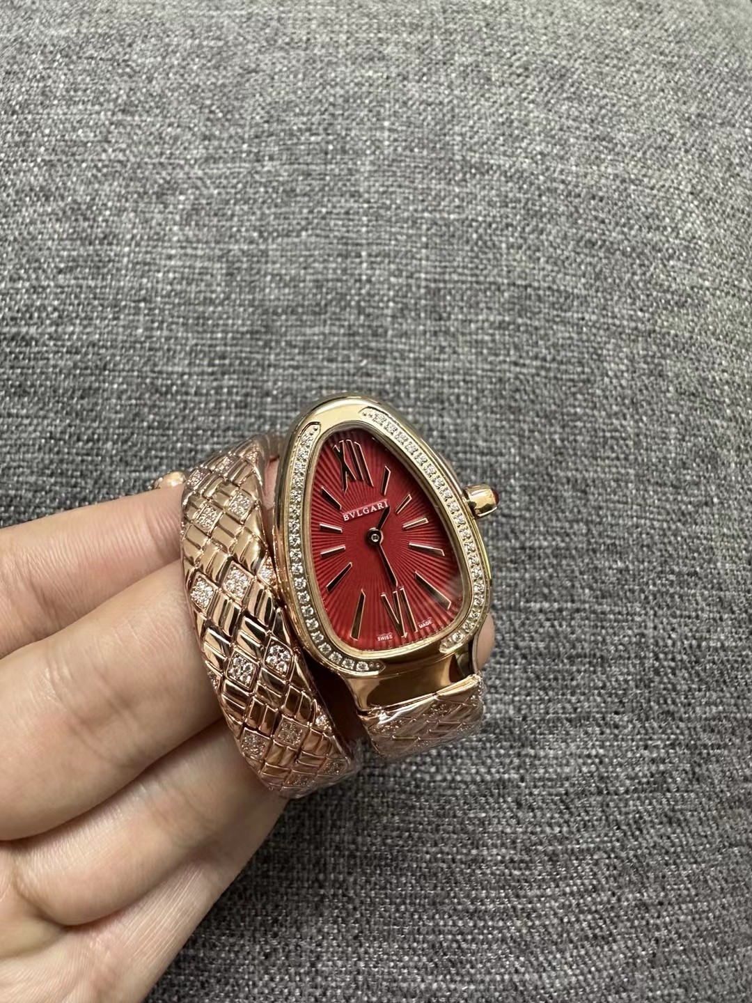 Bvlgari Serpenti SPG Wristwatch: 1680 Snake Year Edition, Japanese Quartz, Hand-Polished Snake Body - 图片 5