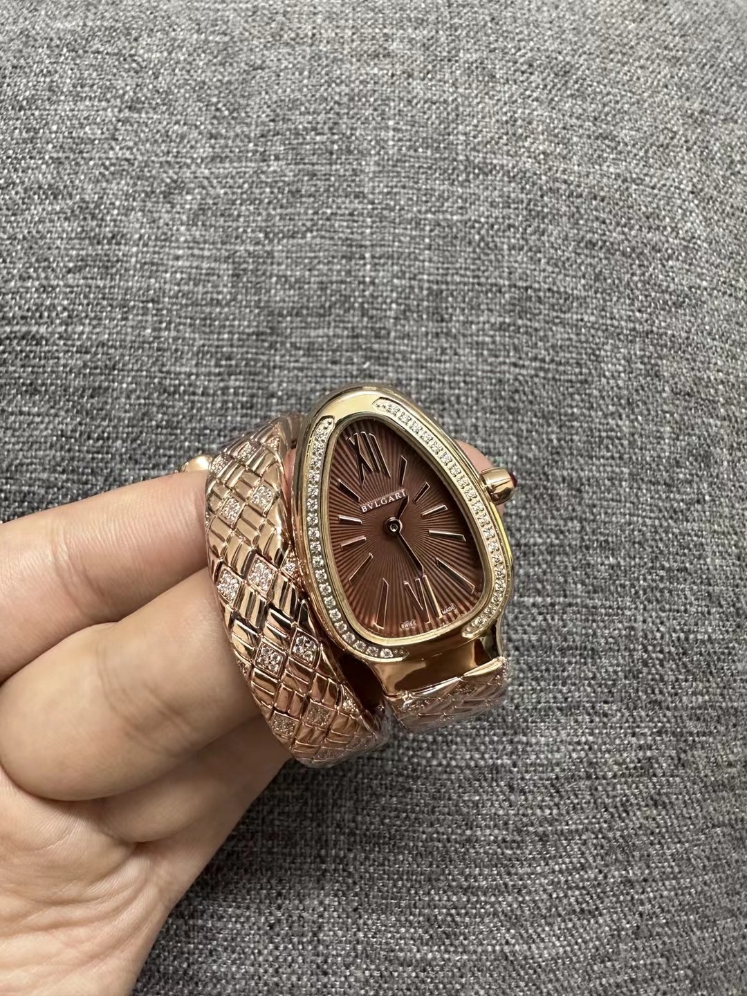 Bvlgari Serpenti SPG Wristwatch: 1680 Snake Year Edition, Japanese Quartz, Hand-Polished Snake Body - 图片 3