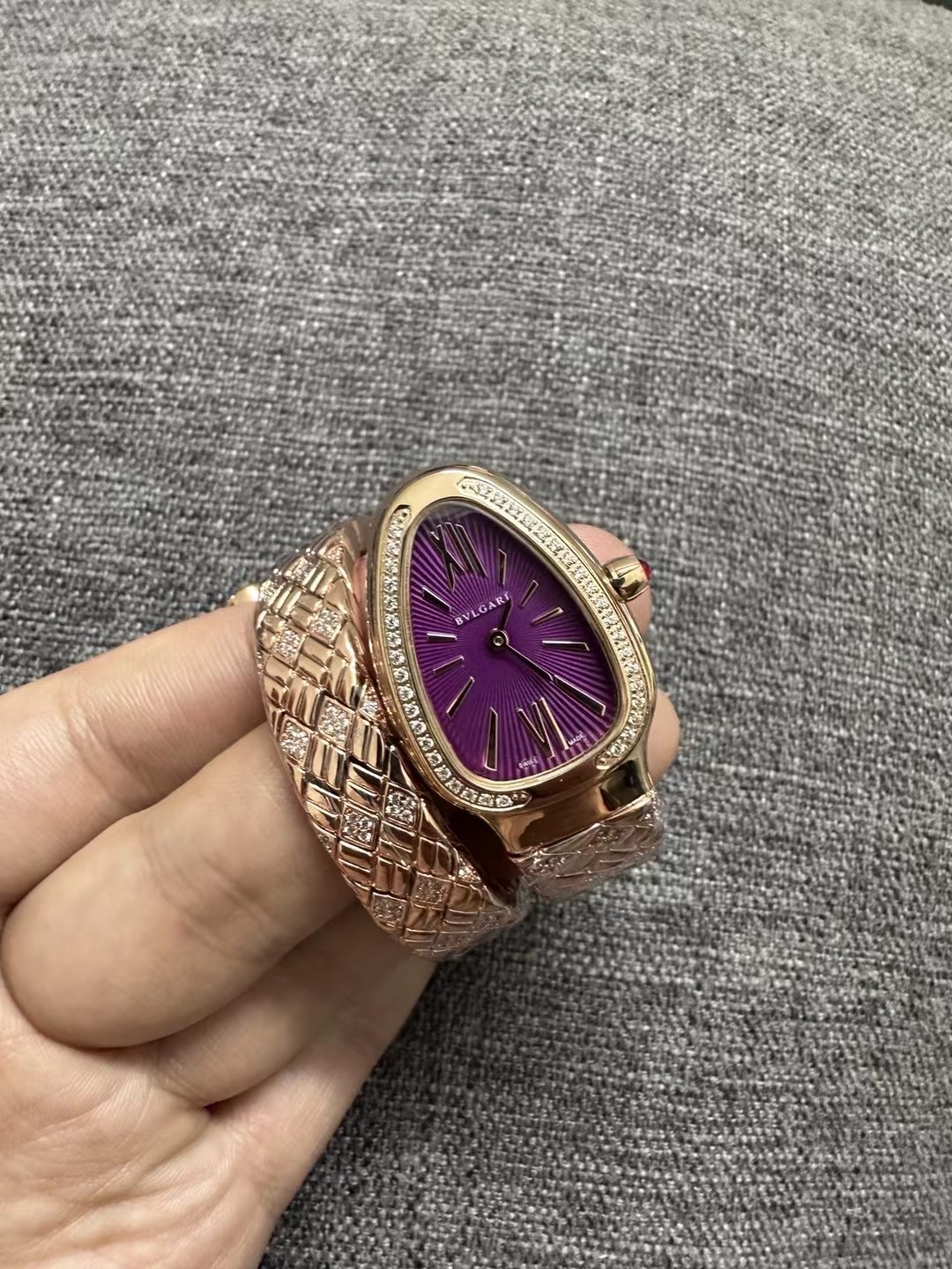 Bvlgari Serpenti SPG Wristwatch: 1680 Snake Year Edition, Japanese Quartz, Hand-Polished Snake Body - 图片 8
