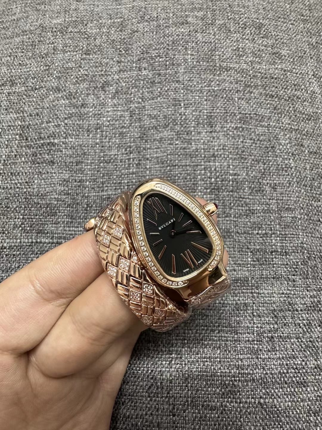 Bvlgari Serpenti SPG Wristwatch: 1680 Snake Year Edition, Japanese Quartz, Hand-Polished Snake Body - 图片 2