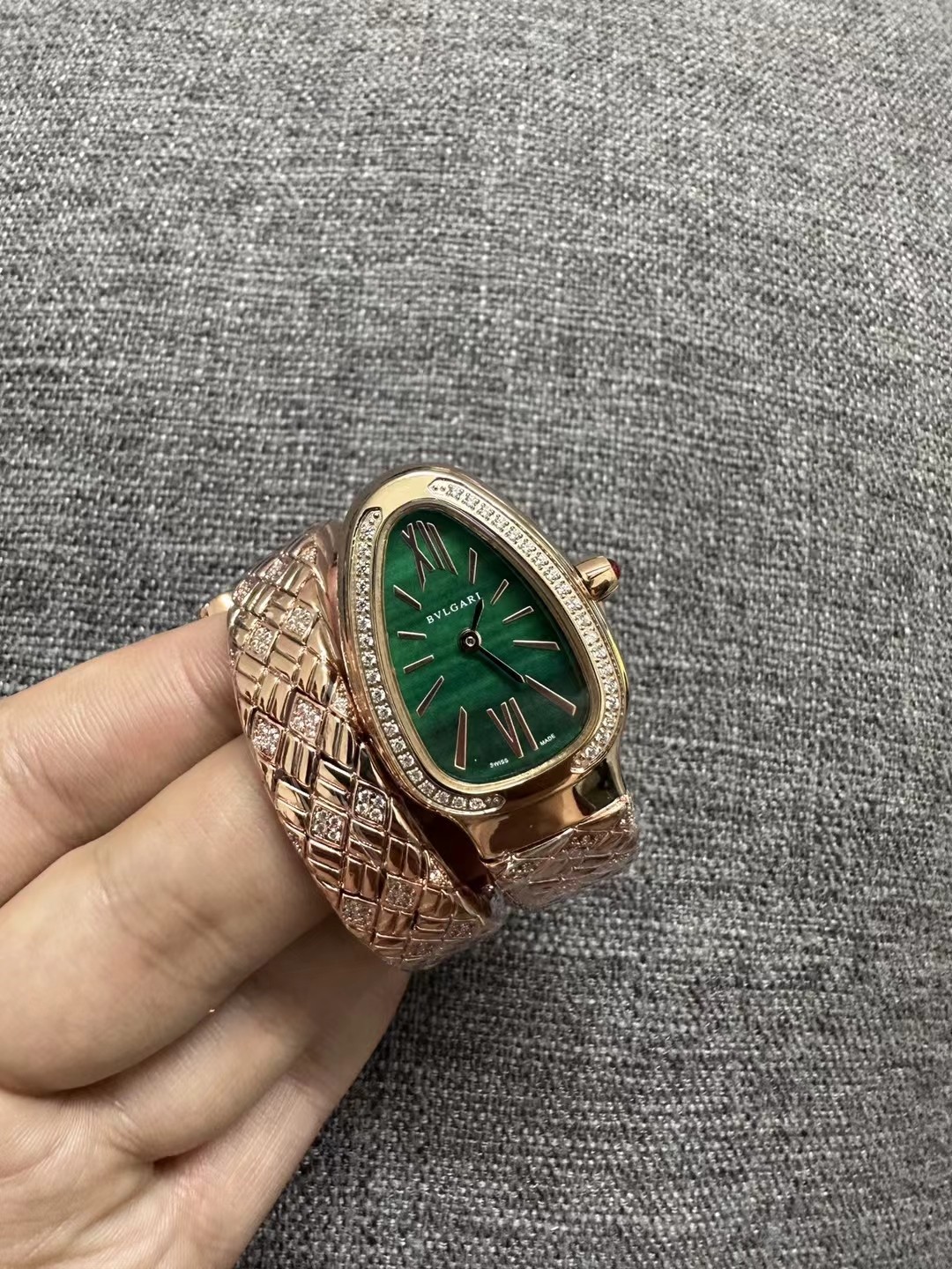 Bvlgari Serpenti SPG Wristwatch: 1680 Snake Year Edition, Japanese Quartz, Hand-Polished Snake Body - 图片 9