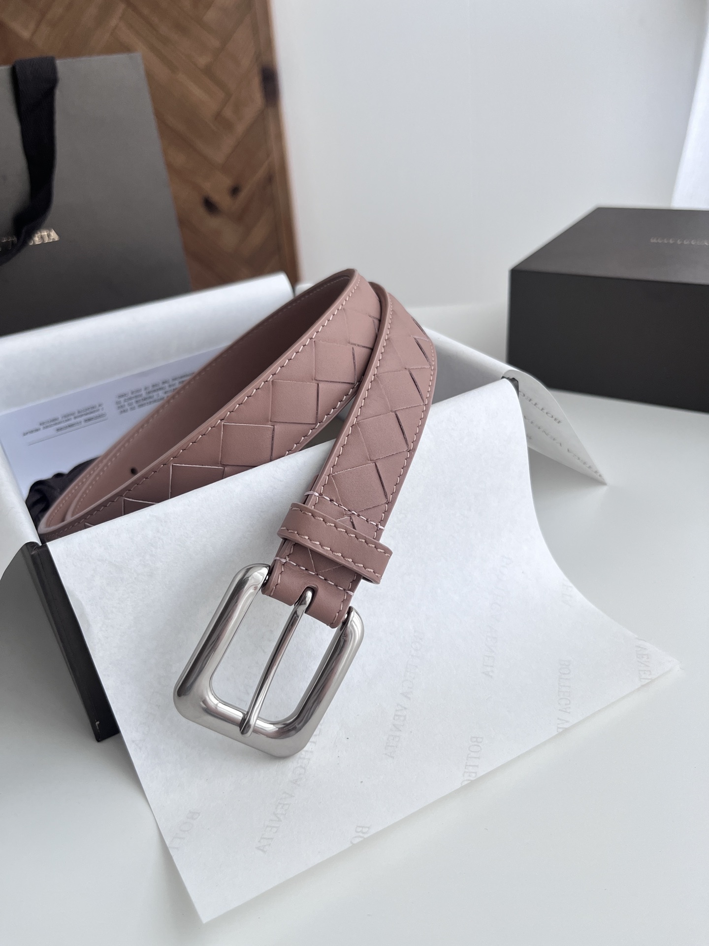 Luxury Italian Knitting Belt with Golden Pin Button Detail for 2024 Collection
